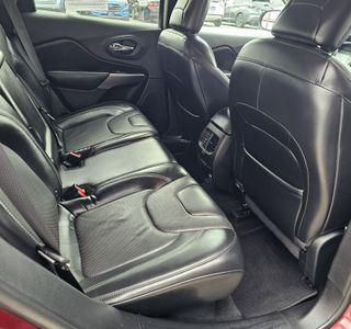 2019 Jeep Cherokee Limited FWD photo 10