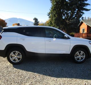 2020 GMC Terrain SLE AWD photo 3