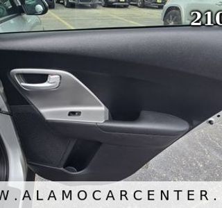 2018 Kia Niro LX photo 22