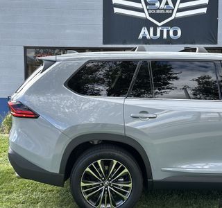2026 Toyota Grand Highlander Hybrid MAX Platinum AWD photo 6