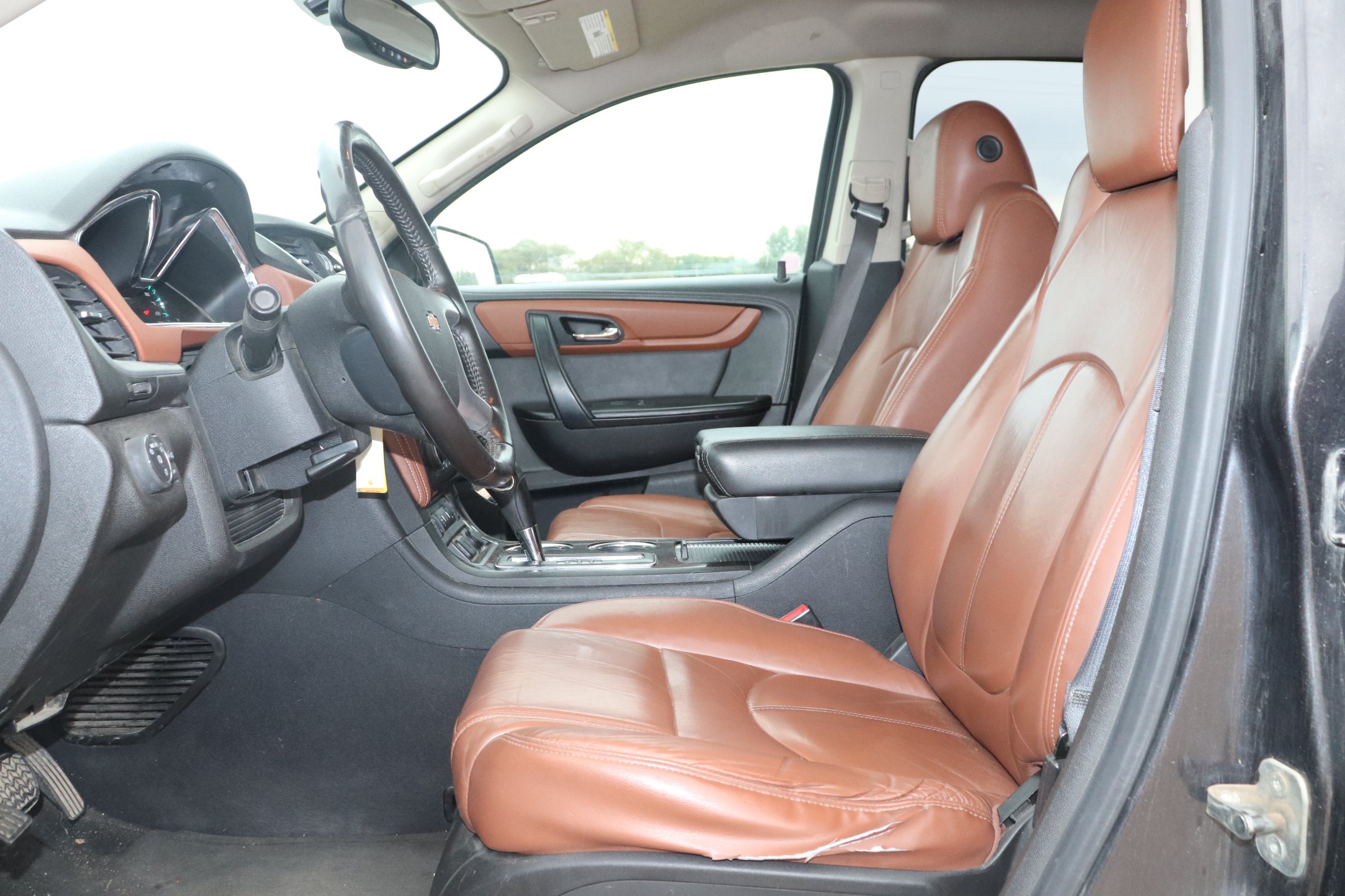 2015 Chevrolet Traverse (R)(G)(7) 2LT AWD - 12