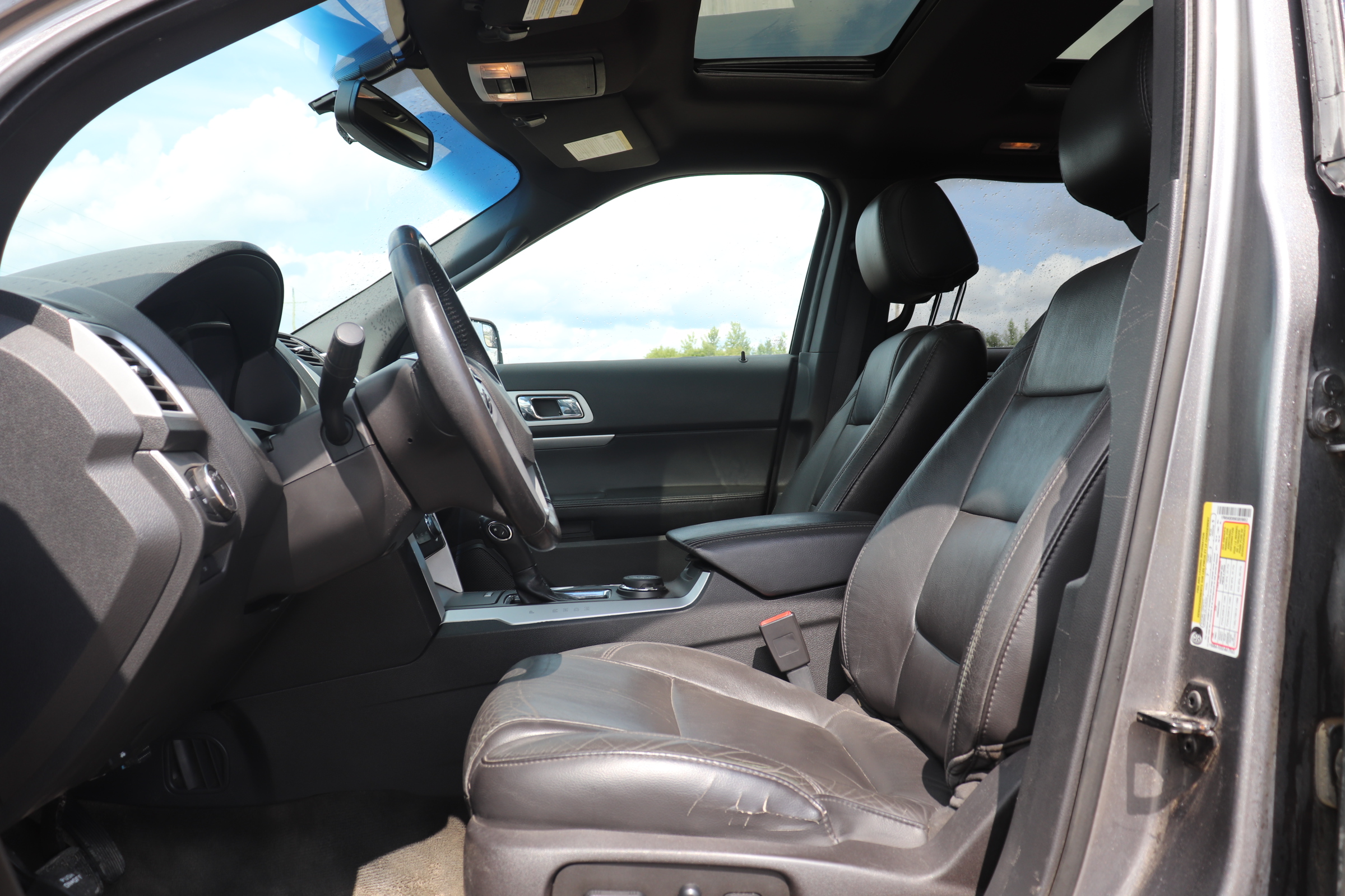 2014 Ford Explorer (R)(J)(7) XLT 4WD - 11
