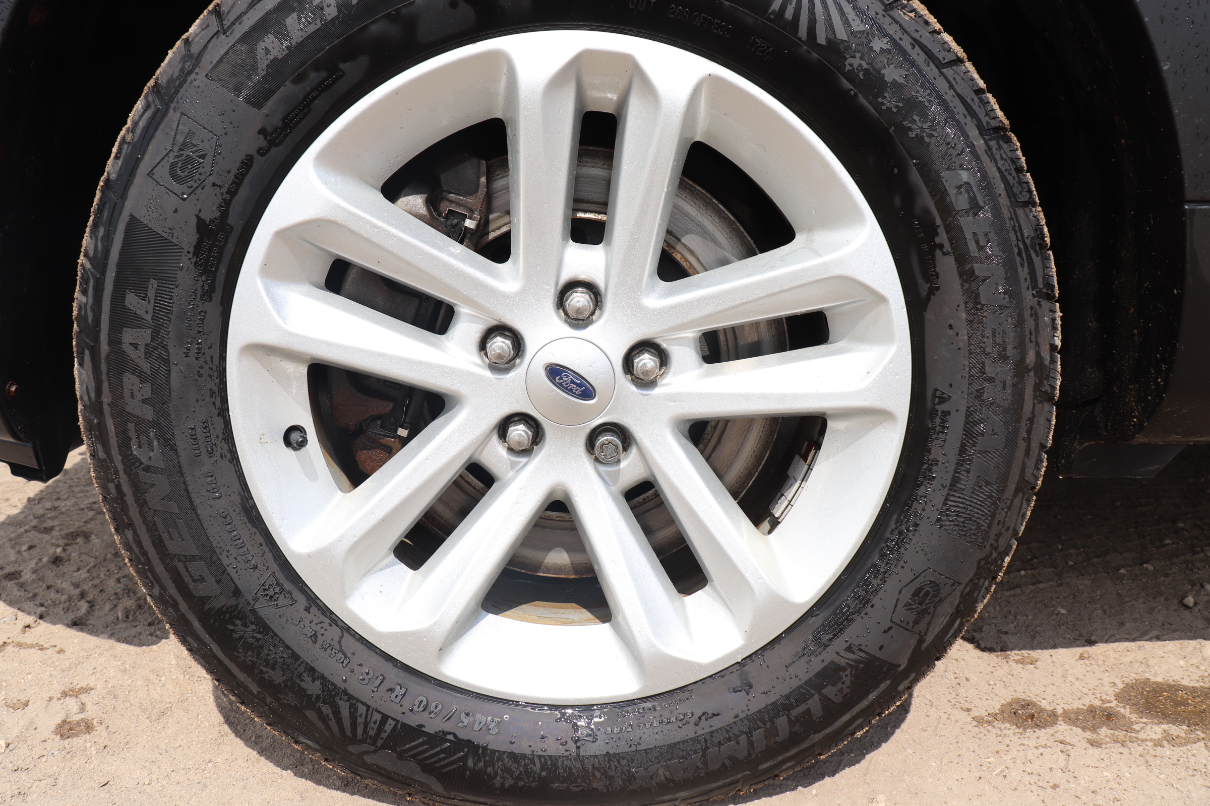 2014 Ford Explorer (R)(J)(7) XLT 4WD - 14