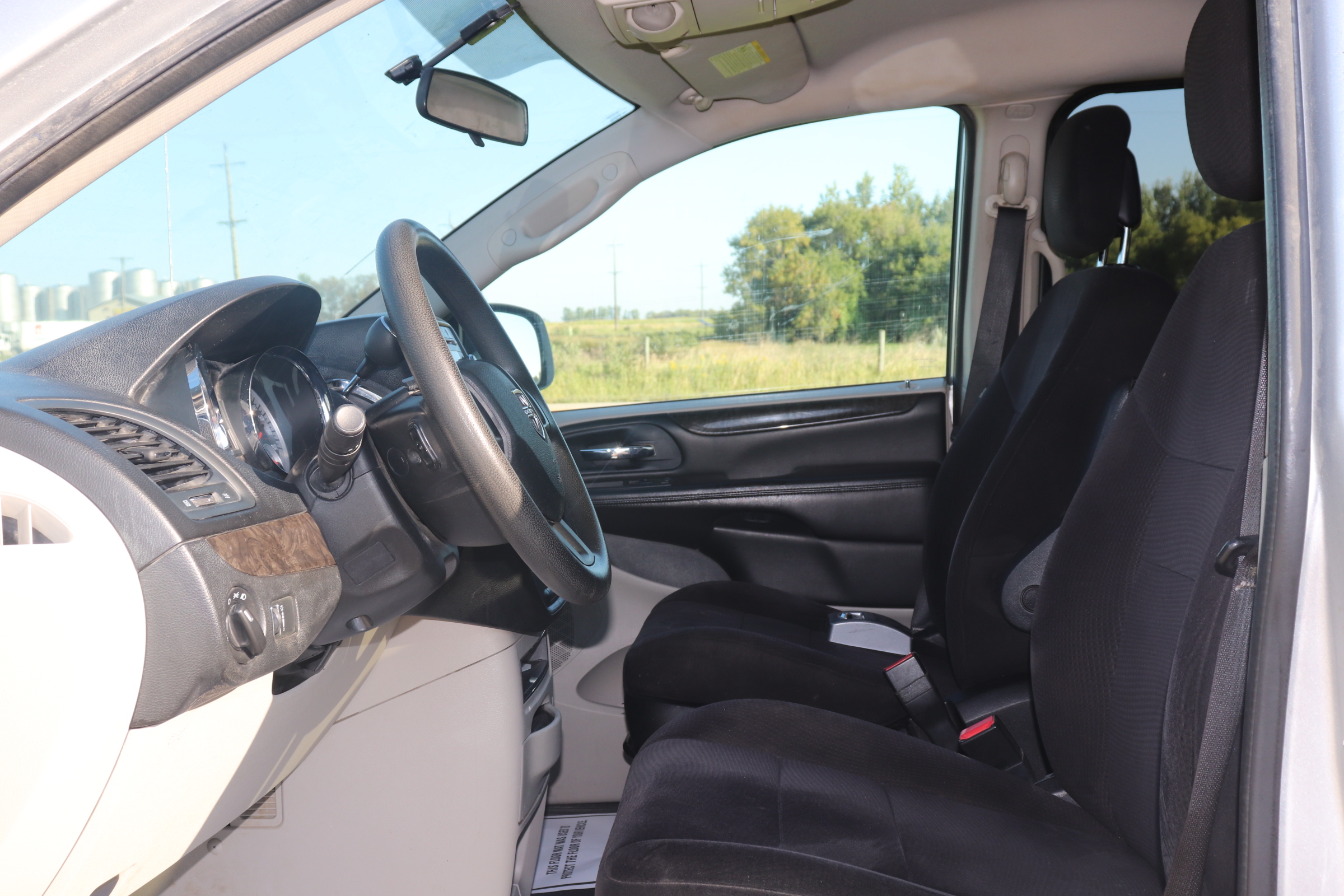 2011 Dodge Grand Caravan (R)(D)(7) Express - 10
