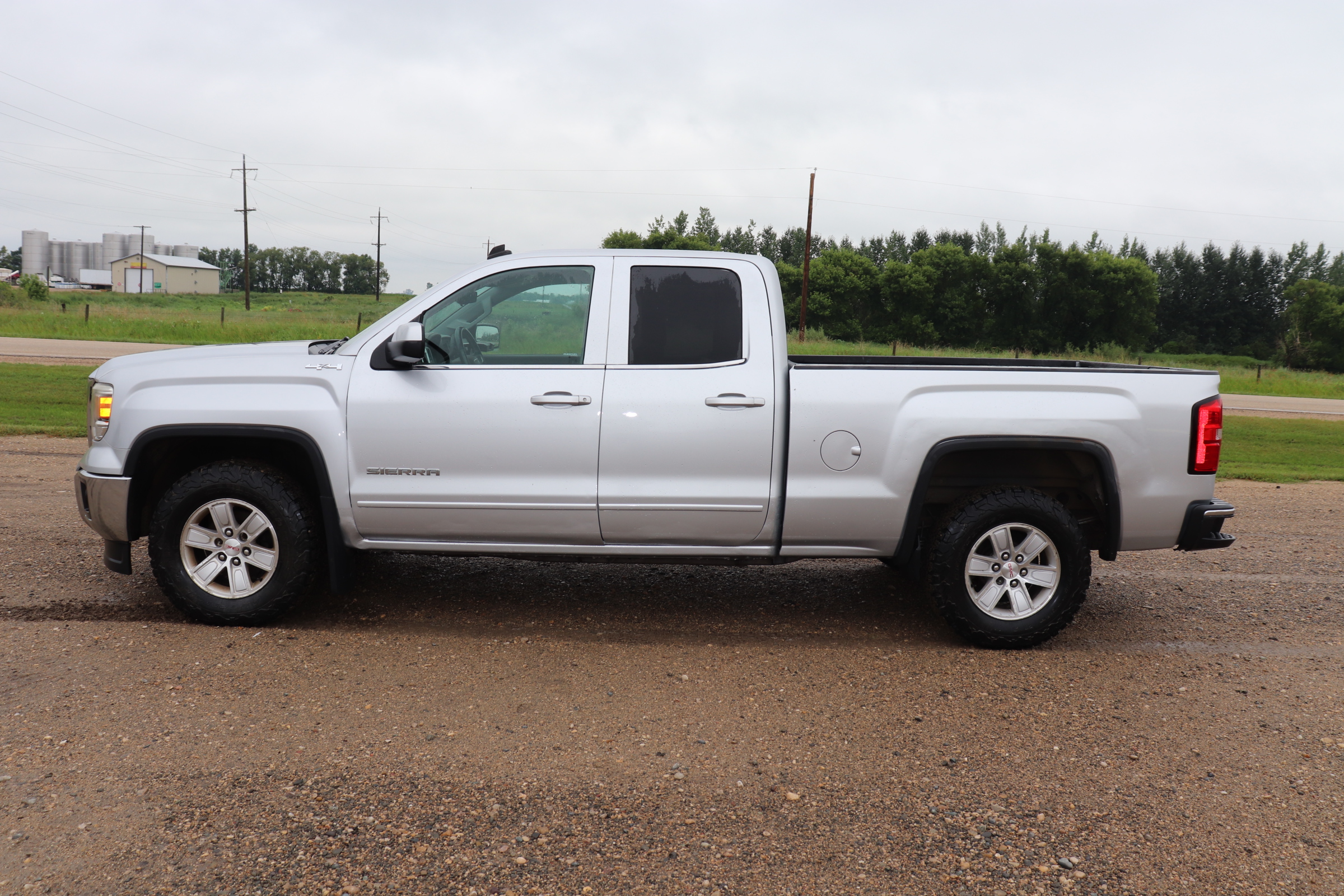 2014 GMC Sierra 1500 (R)(I)(6) SLE Ext. Cab 4WD - 4