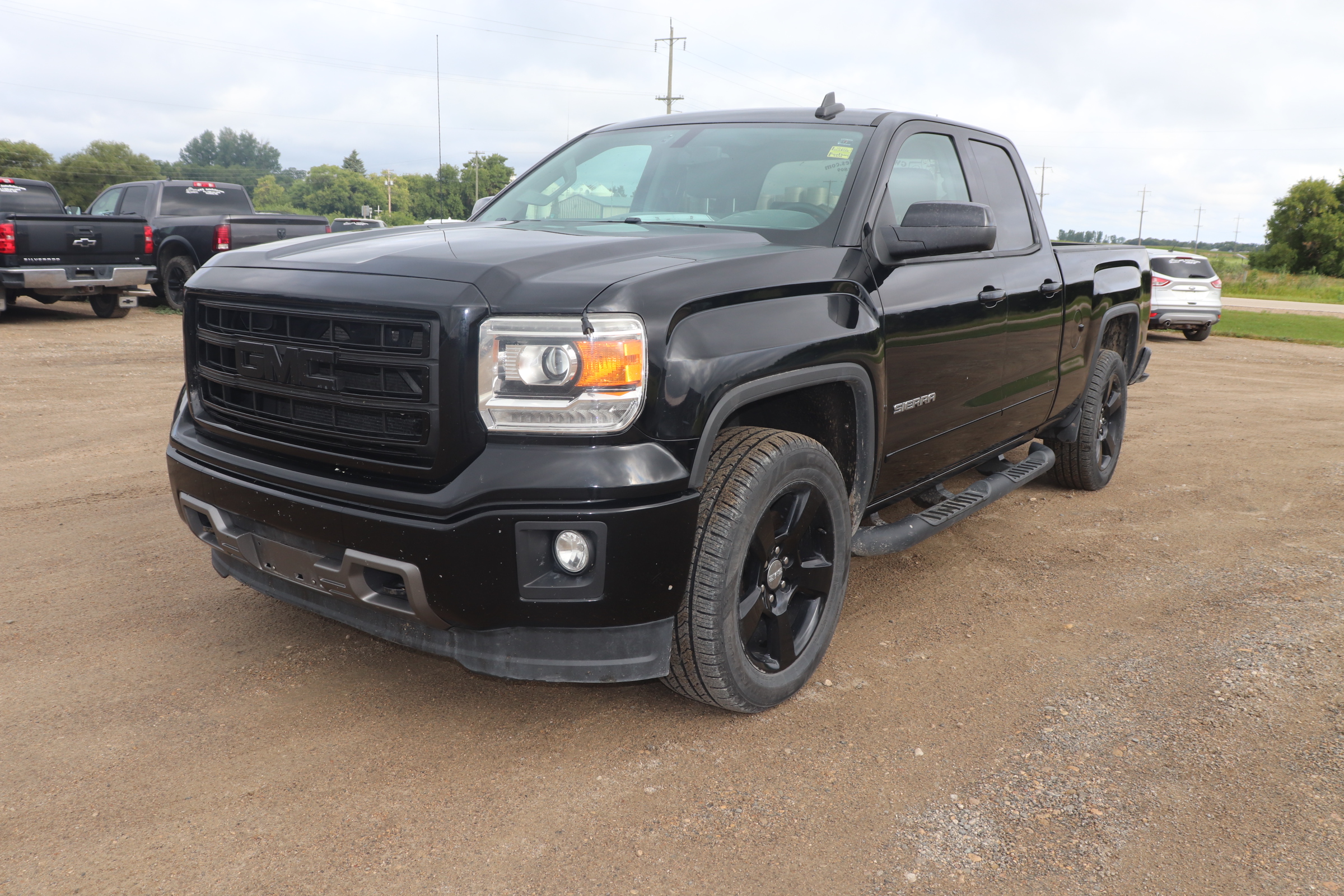 2015 GMC Sierra 1500 (G)(S)(5) Base Double Cab 4WD