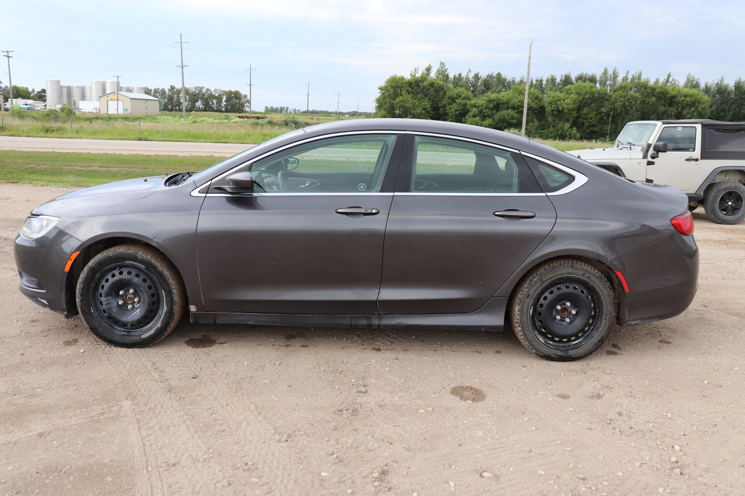 2015 Chrysler 200 (R)(E)(5) LX - 4