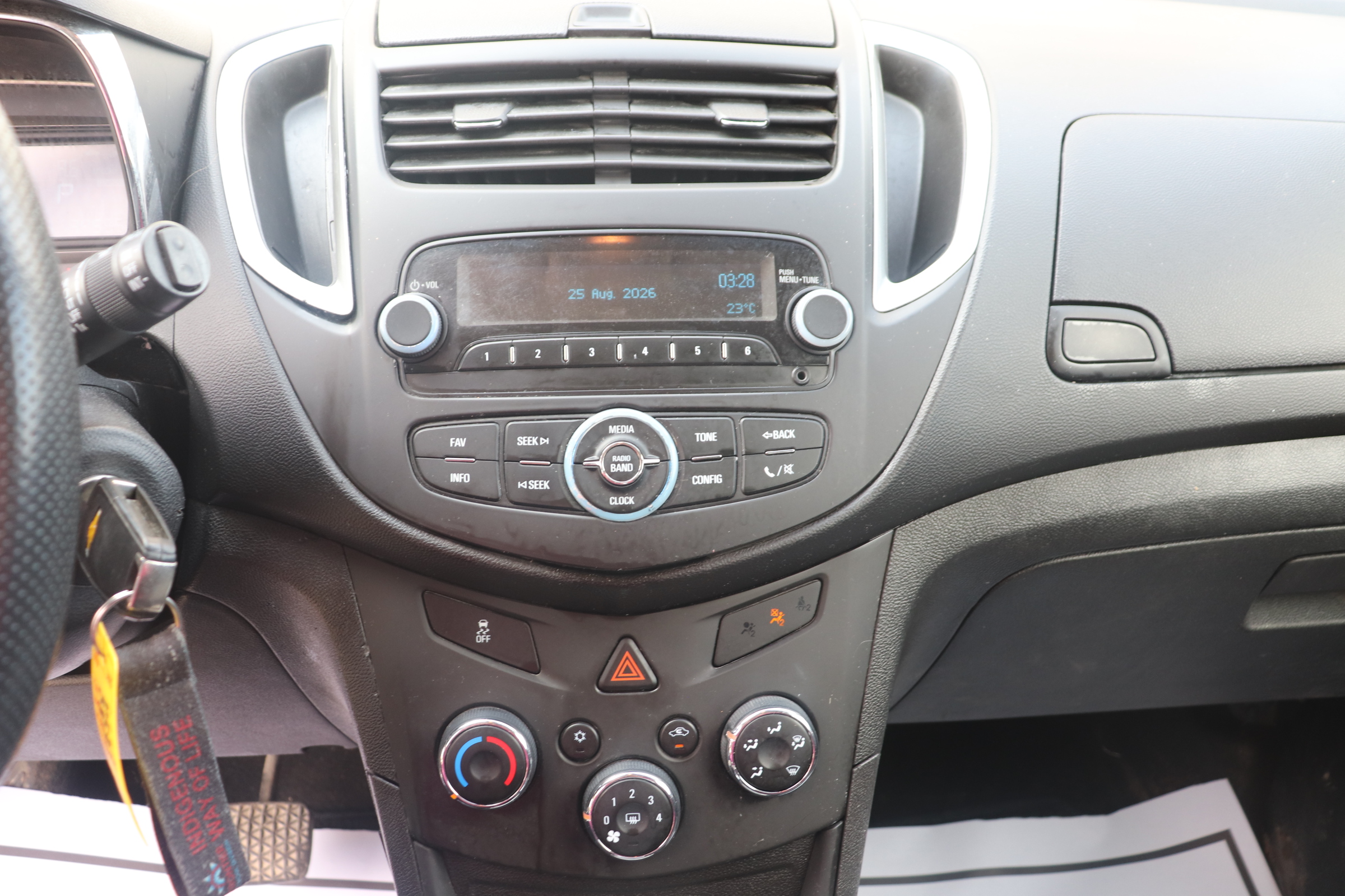 2015 Chevrolet Trax (R)(E)(5) LS FWD - 12