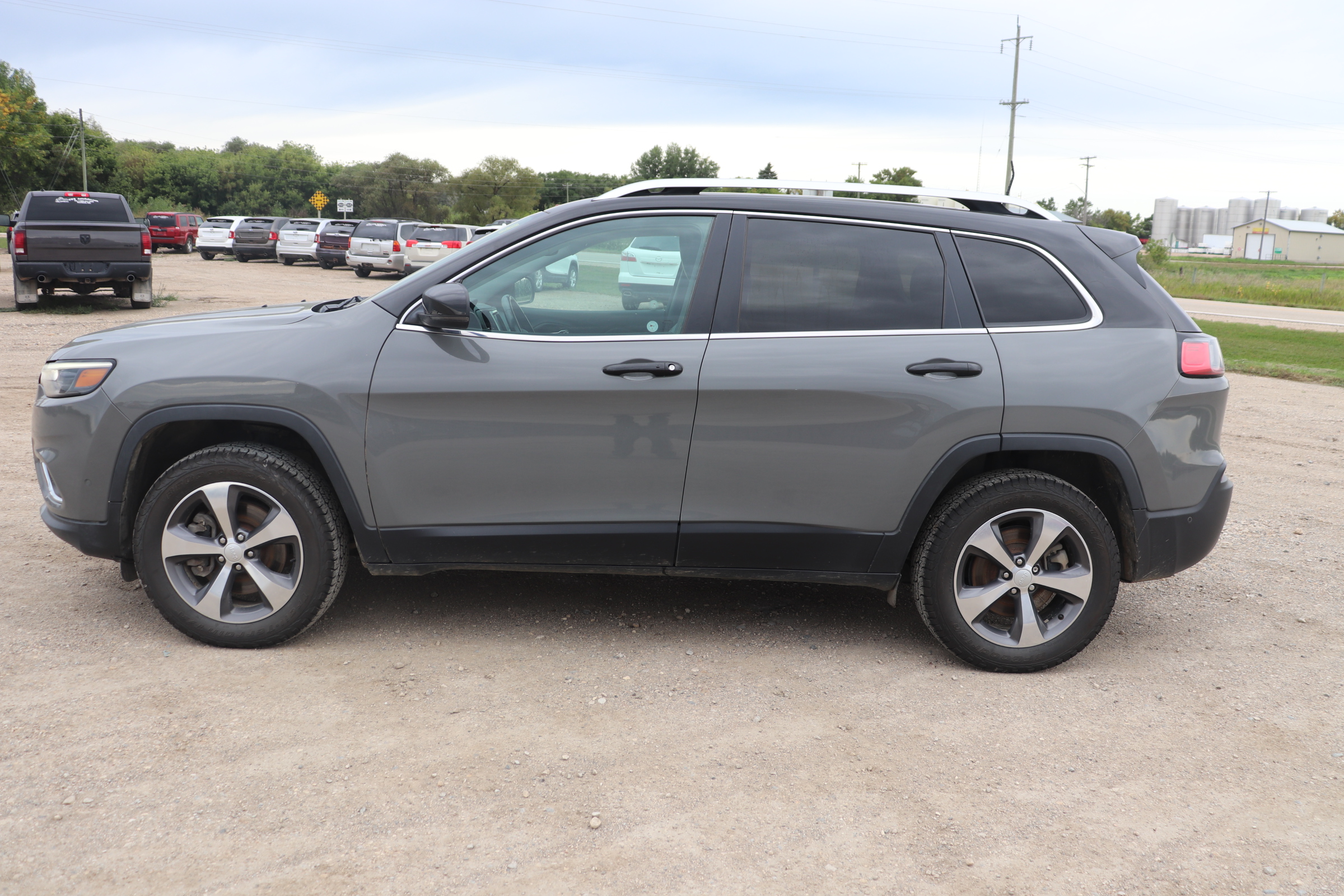 2019 Jeep Cherokee (R)(Q)(5) Limited 4WD - 5