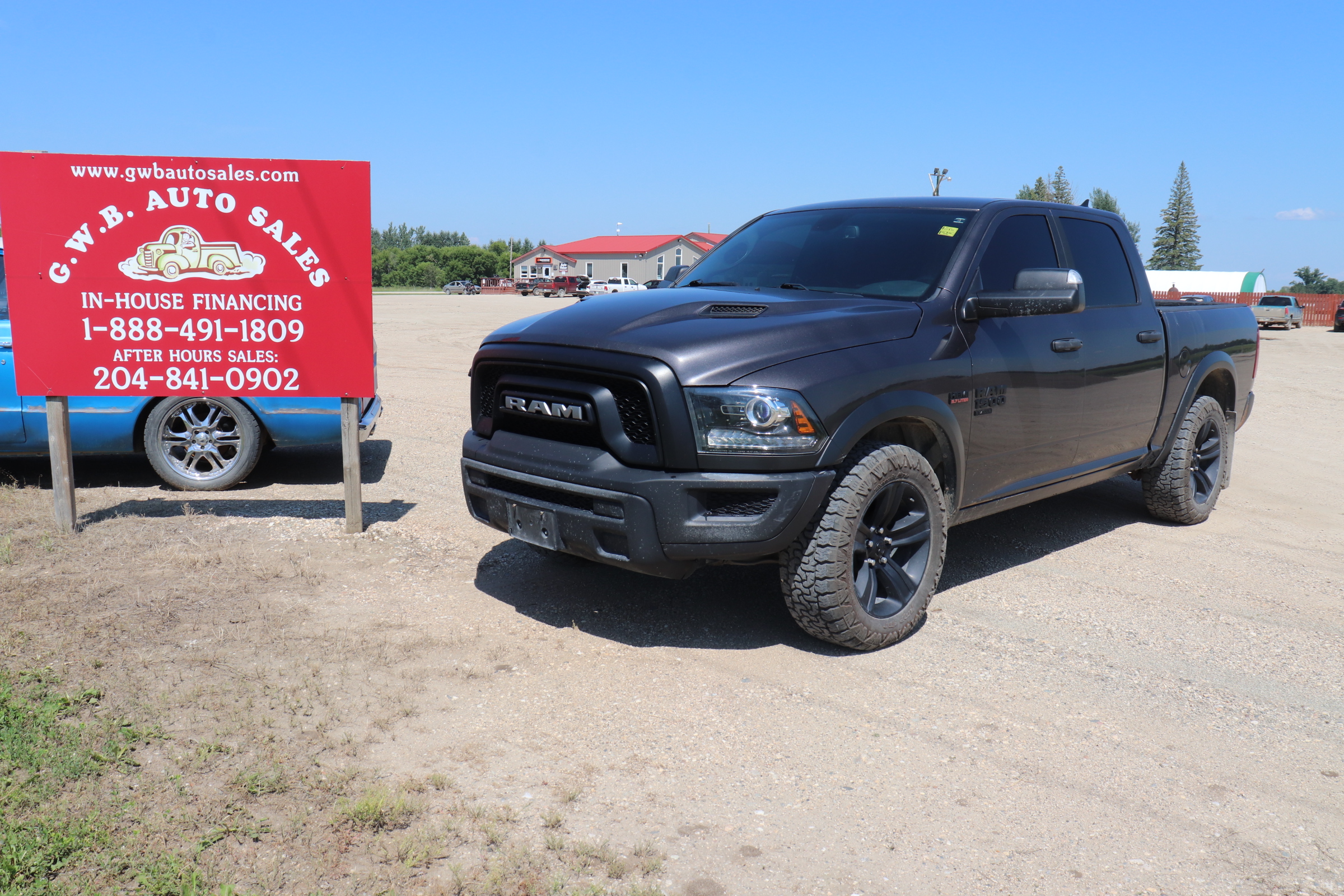 2022 RAM 1500 Classic (R)(Z+)(6) Tradesman Crew Cab SWB 4WD