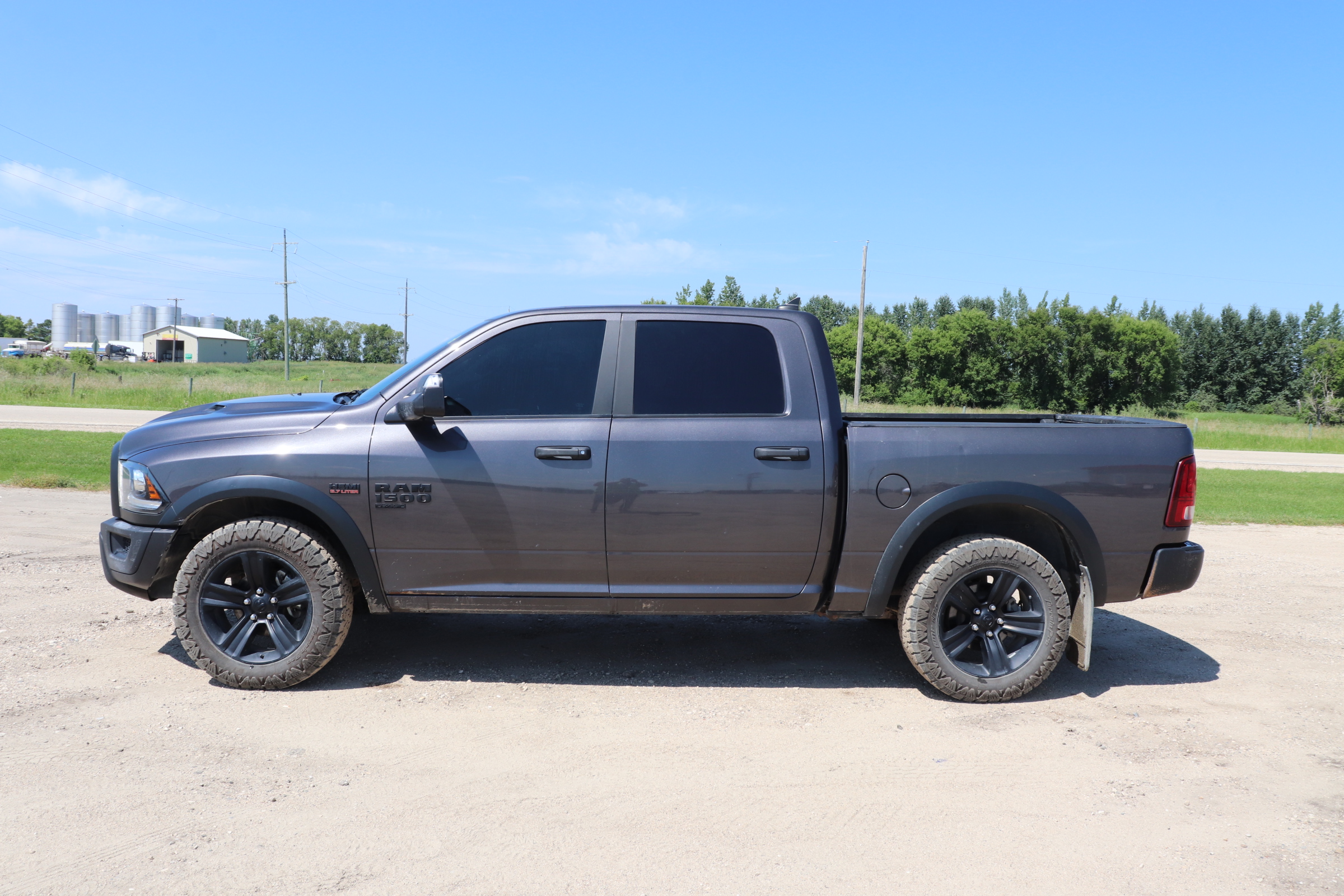2022 RAM 1500 Classic (R)(Z+)(6) Tradesman Crew Cab SWB 4WD - 5