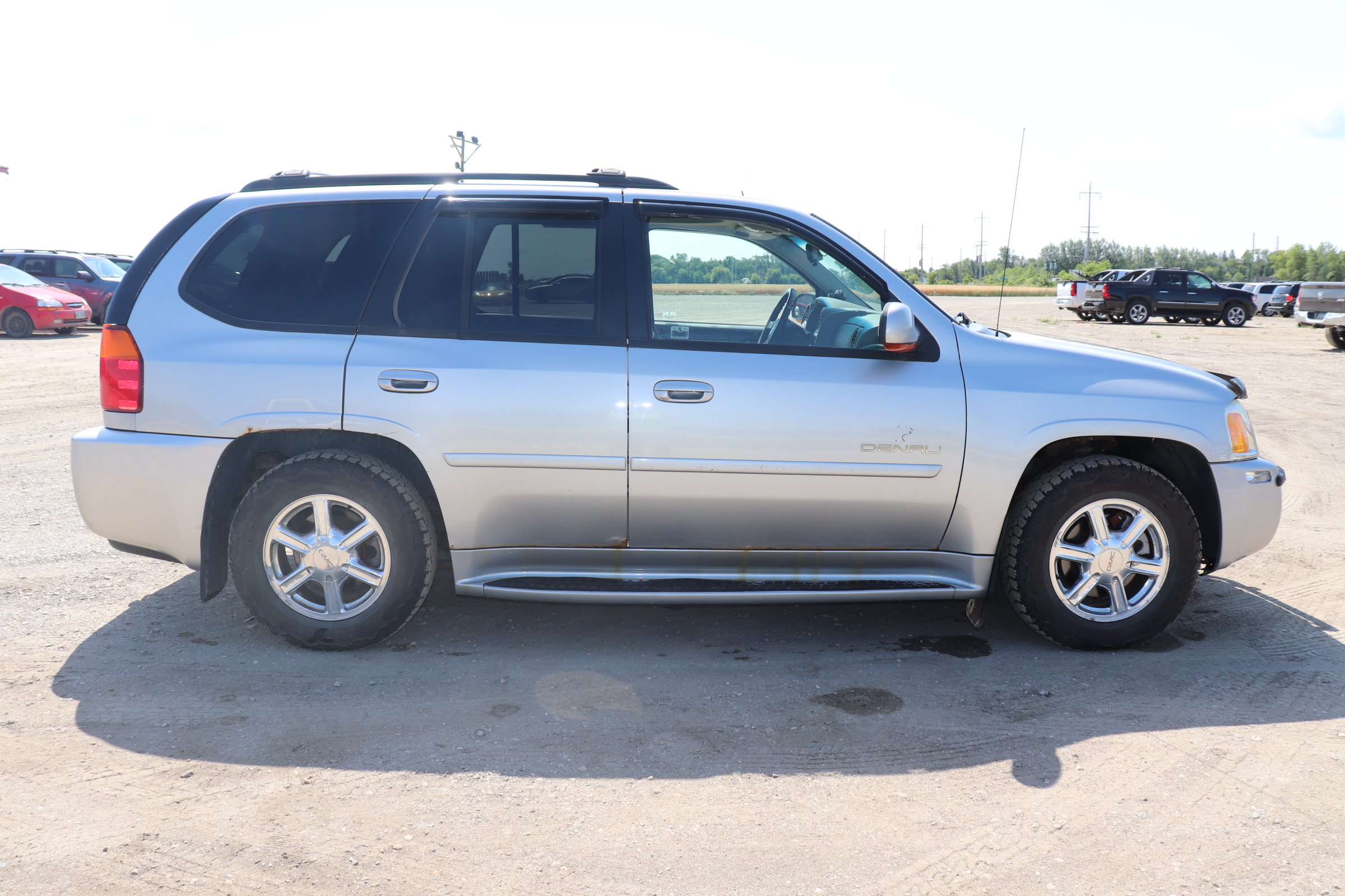 2005 GMC Envoy (R)(E)(5) Denali 4WD - 5