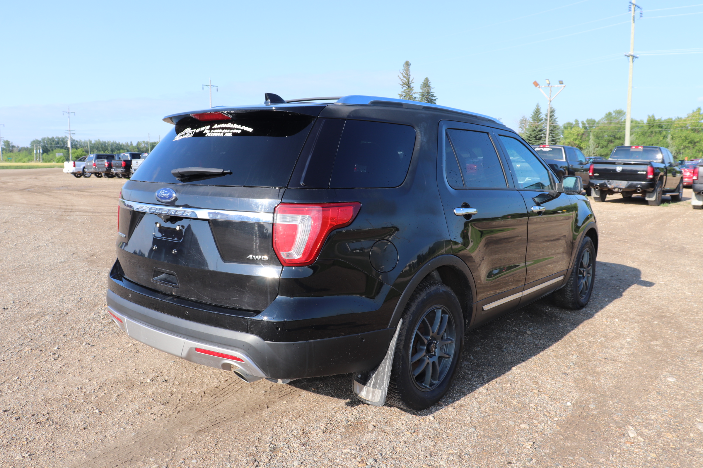 2017 Ford Explorer (R)(P)(7) Limited 4WD - 7