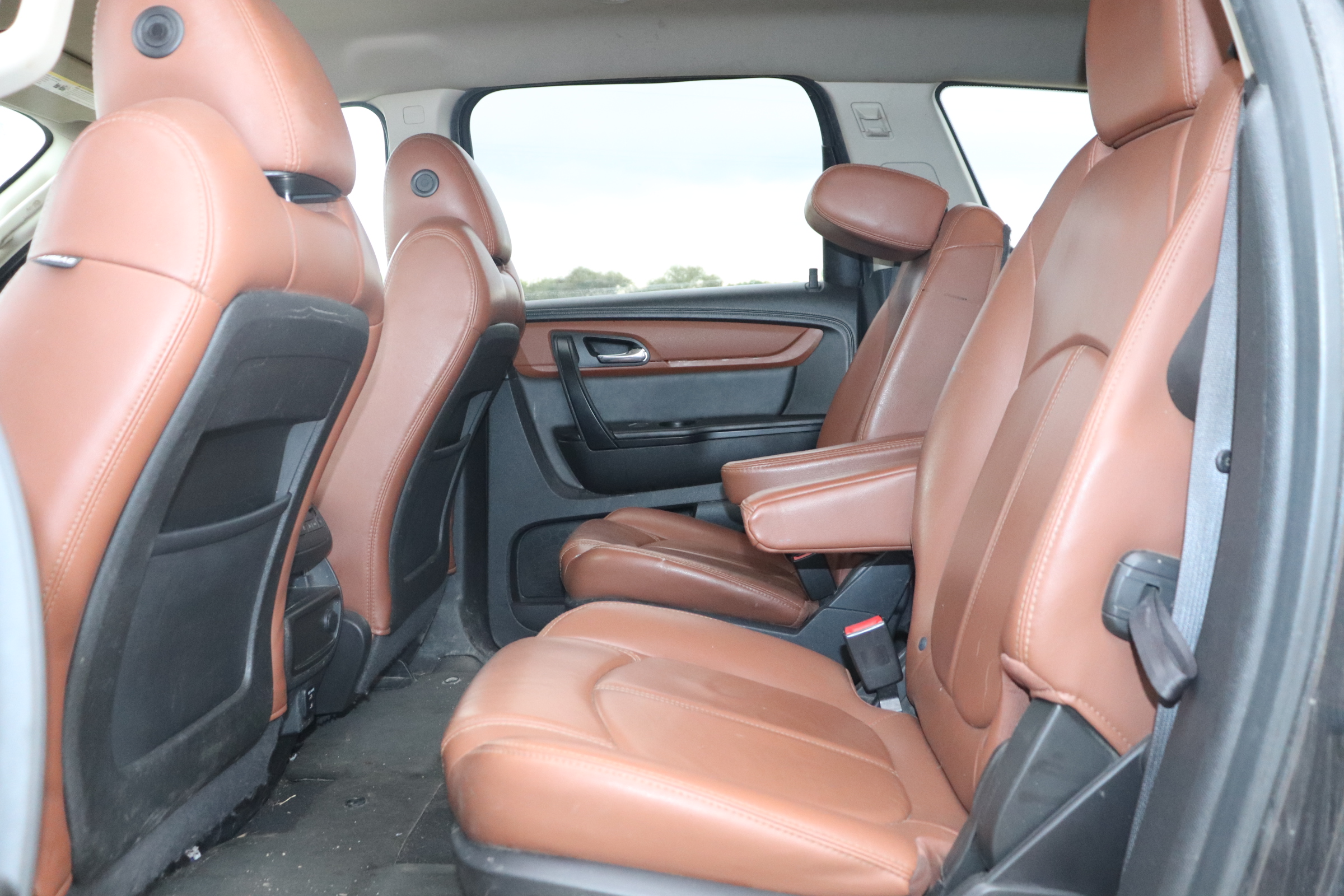 2015 Chevrolet Traverse (R)(G)(7) 2LT AWD - 13