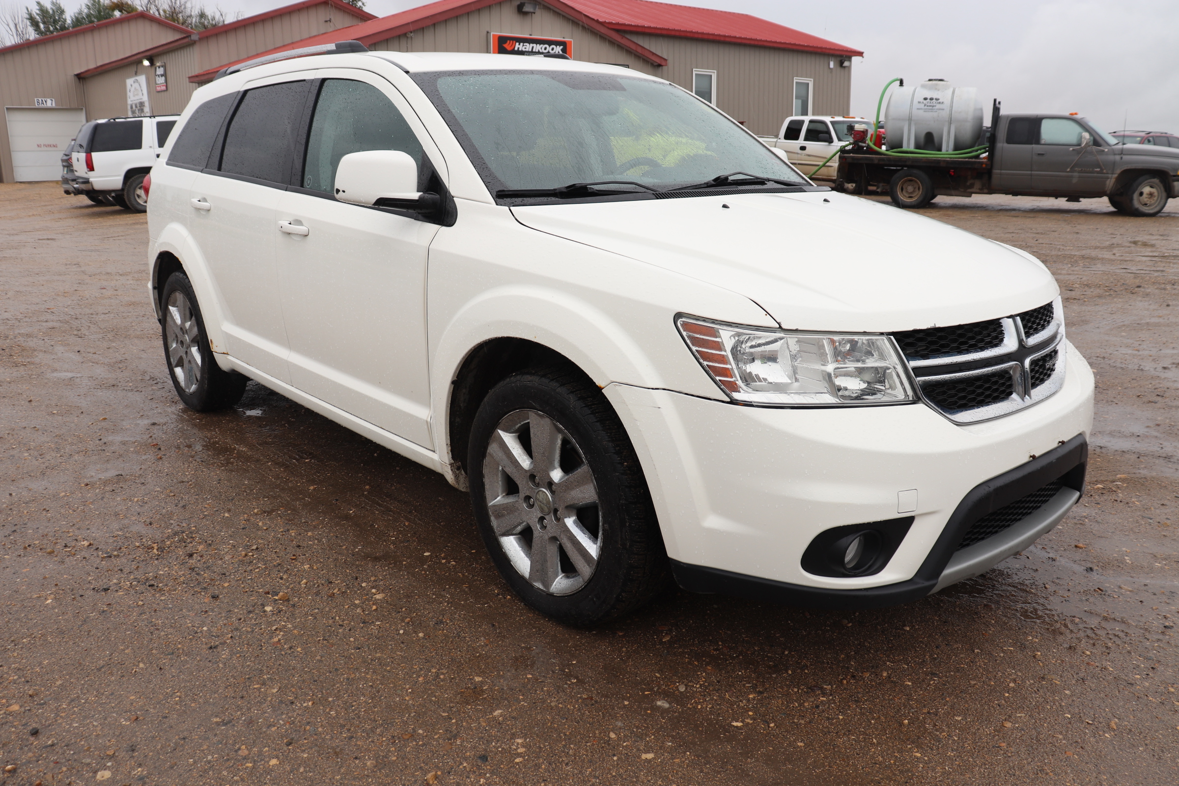 2011 Dodge Journey (R)(G)(7) SXT - 7