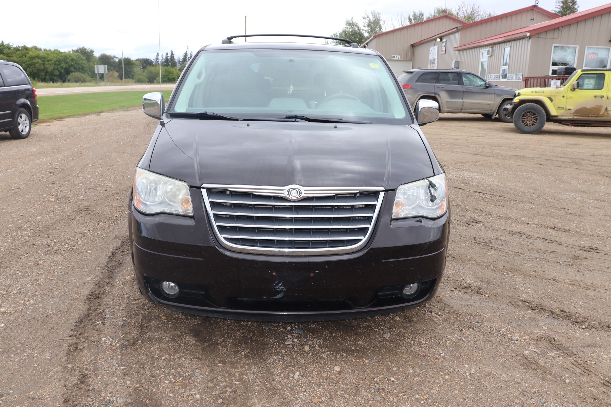 2010 Chrysler Town & Country (R)(E)(7) Touring - 2