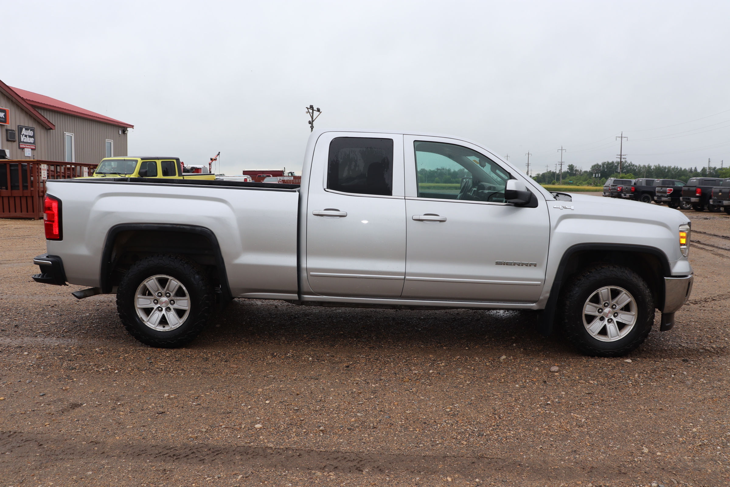 2014 GMC Sierra 1500 (R)(I)(6) SLE Ext. Cab 4WD - 5