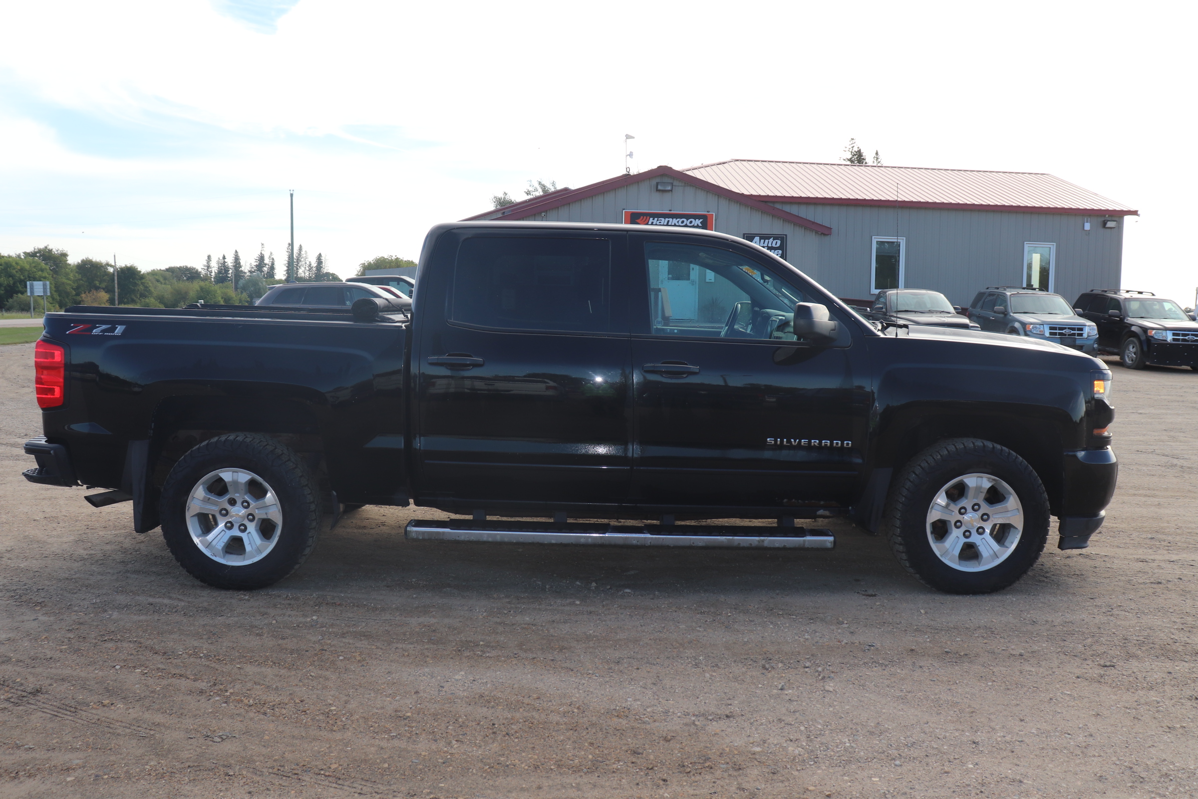 2018 Chevrolet Silverado 1500 (R)(S)(5) LT Crew Cab 4WD - 4