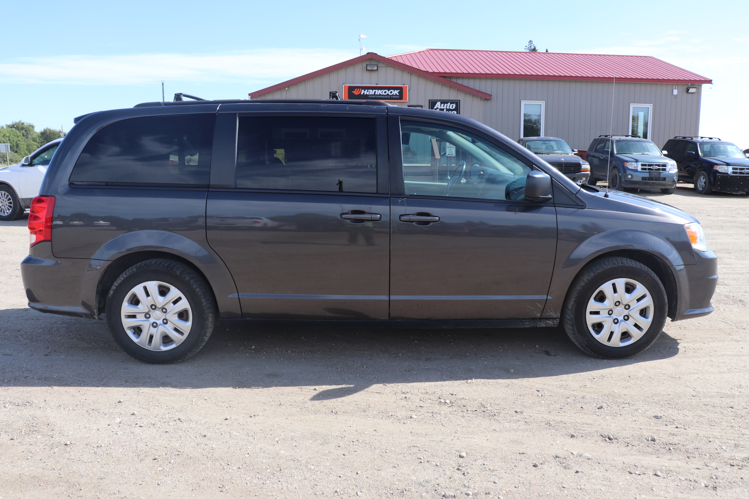 2019 Dodge Grand Caravan (R)(E)(7) SE Plus - 4
