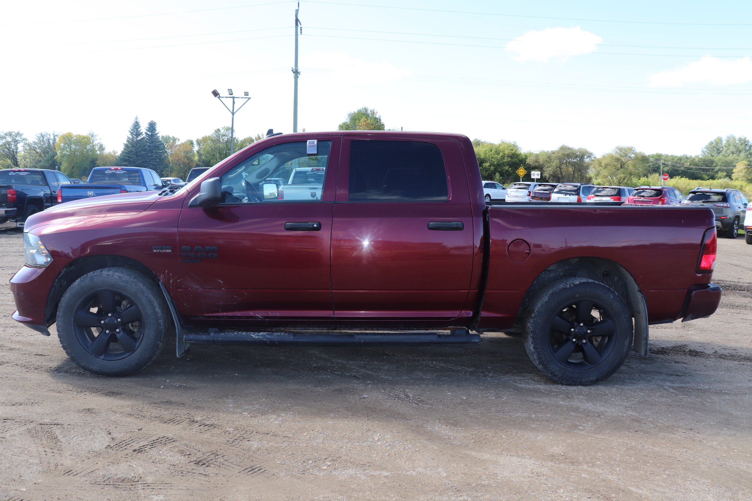 2021 RAM 1500 Classic (R)(W)(5) Tradesman Crew Cab SWB 4WD - 5