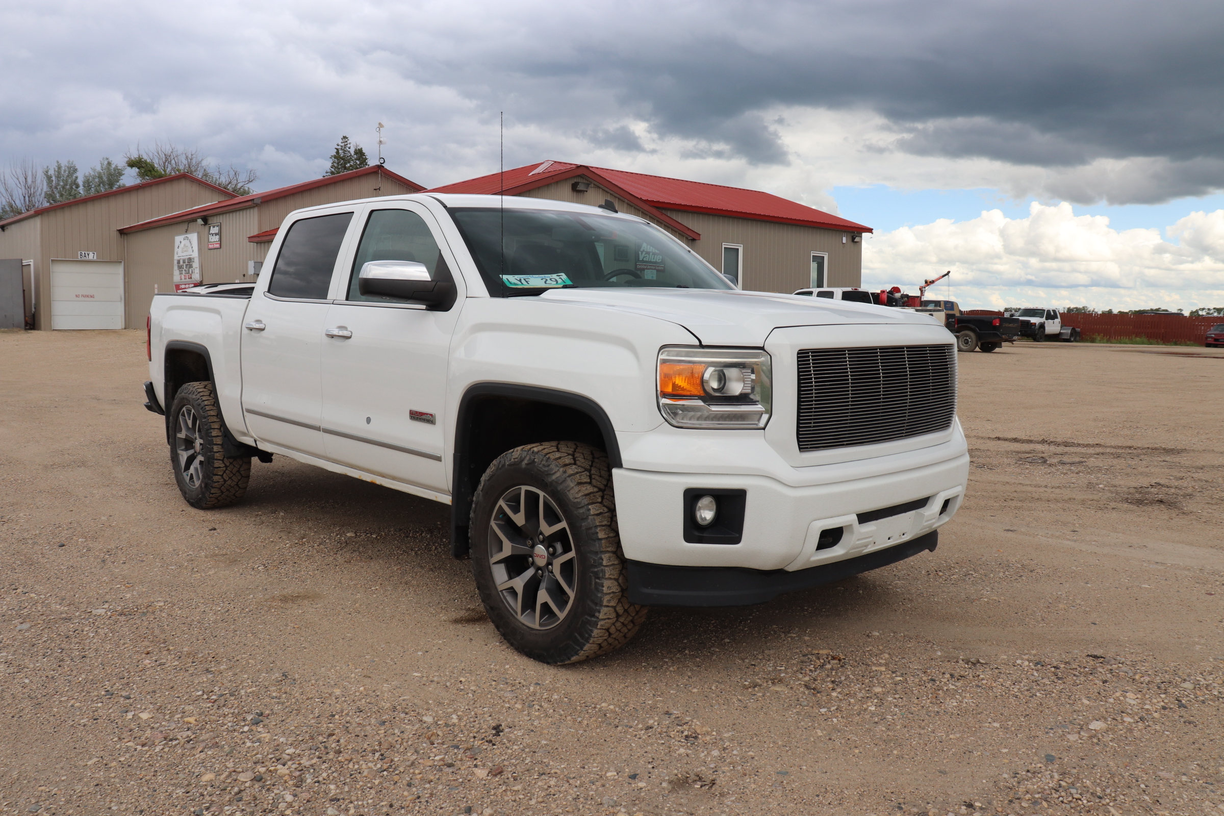 2014 GMC Sierra 1500 (R)(Q)(5) SLE Crew Cab 6.5 ft Box 4WD - 2