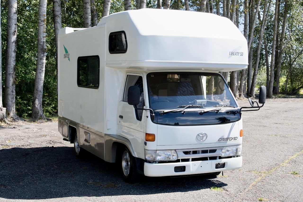 1998 Toyota Camroad  Liberty 5.0 Camper RWD, Fully Loaded, Auto