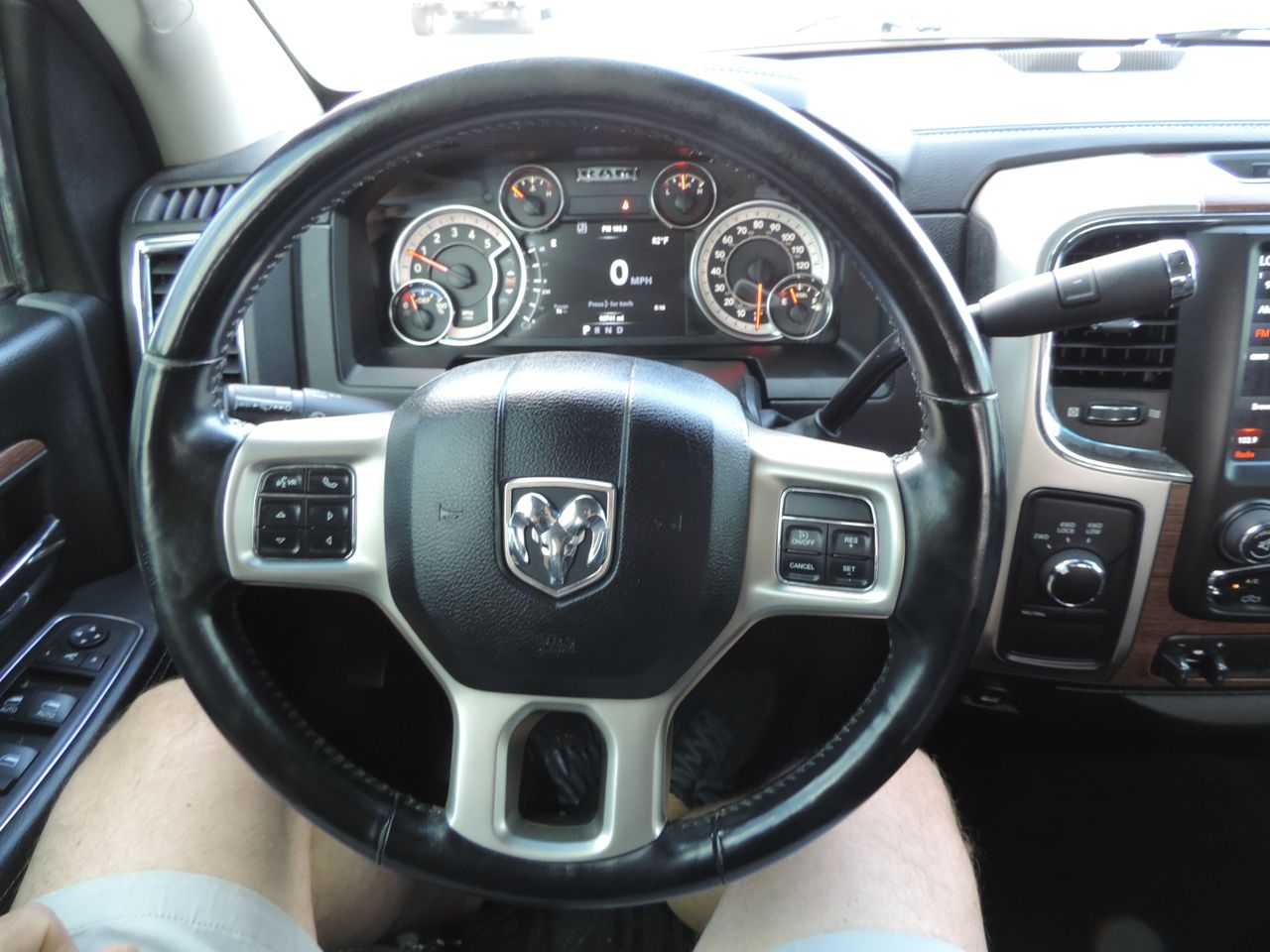 2018 RAM 3500 Crew Cab Laramie DRW 4WD