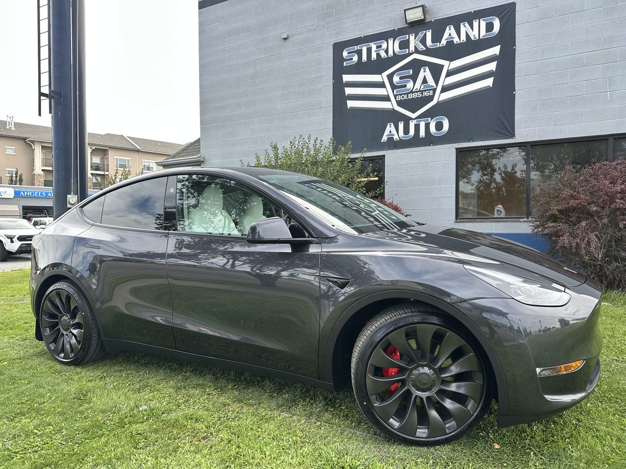 2025 Tesla Model Y Performance