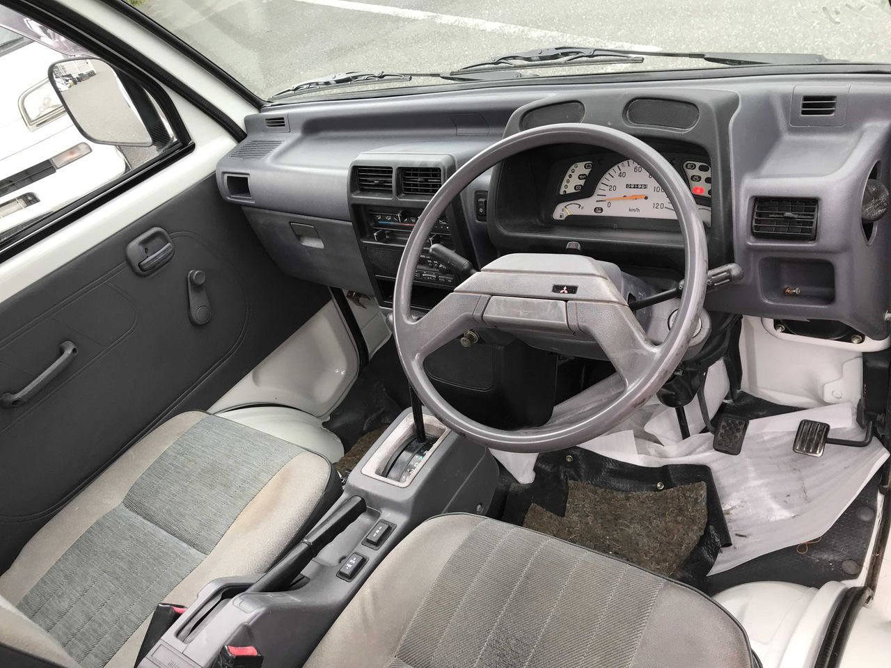 1996 Mitsubishi Minicab EFI 4WD, 2Hi-4Hi, PS, AC, Automatic, Like New!
