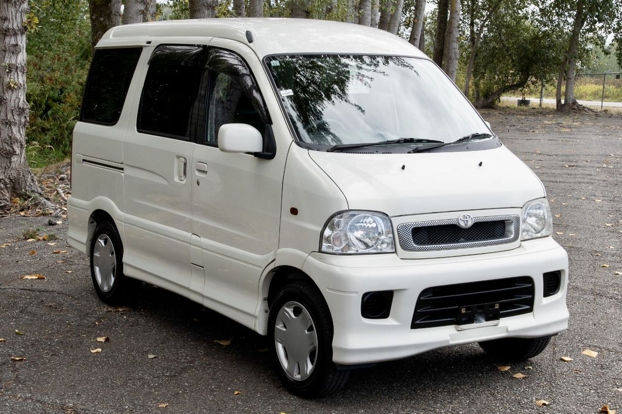 2001 Toyota Sparky X 4WD, AC, PW, PL, Fully Loaded, Automatic