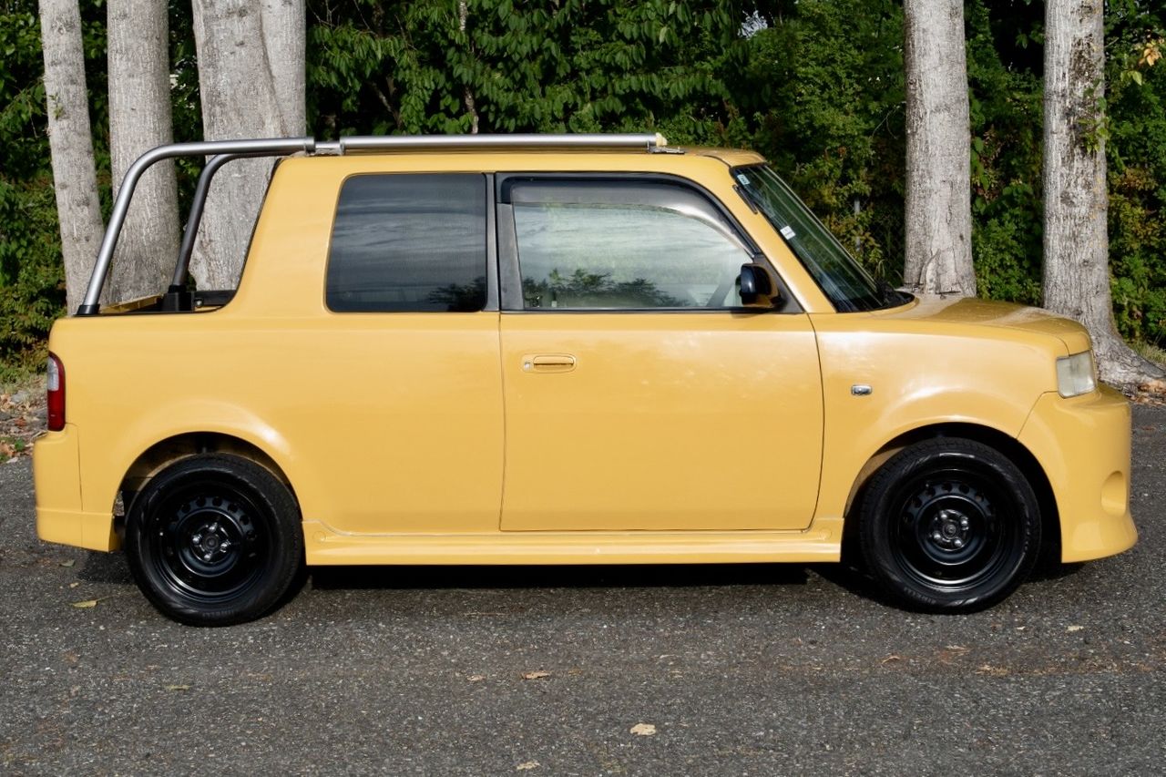 2001 Toyota bB Open Deck FWD, Fully Loaded, Automatic, Rare!