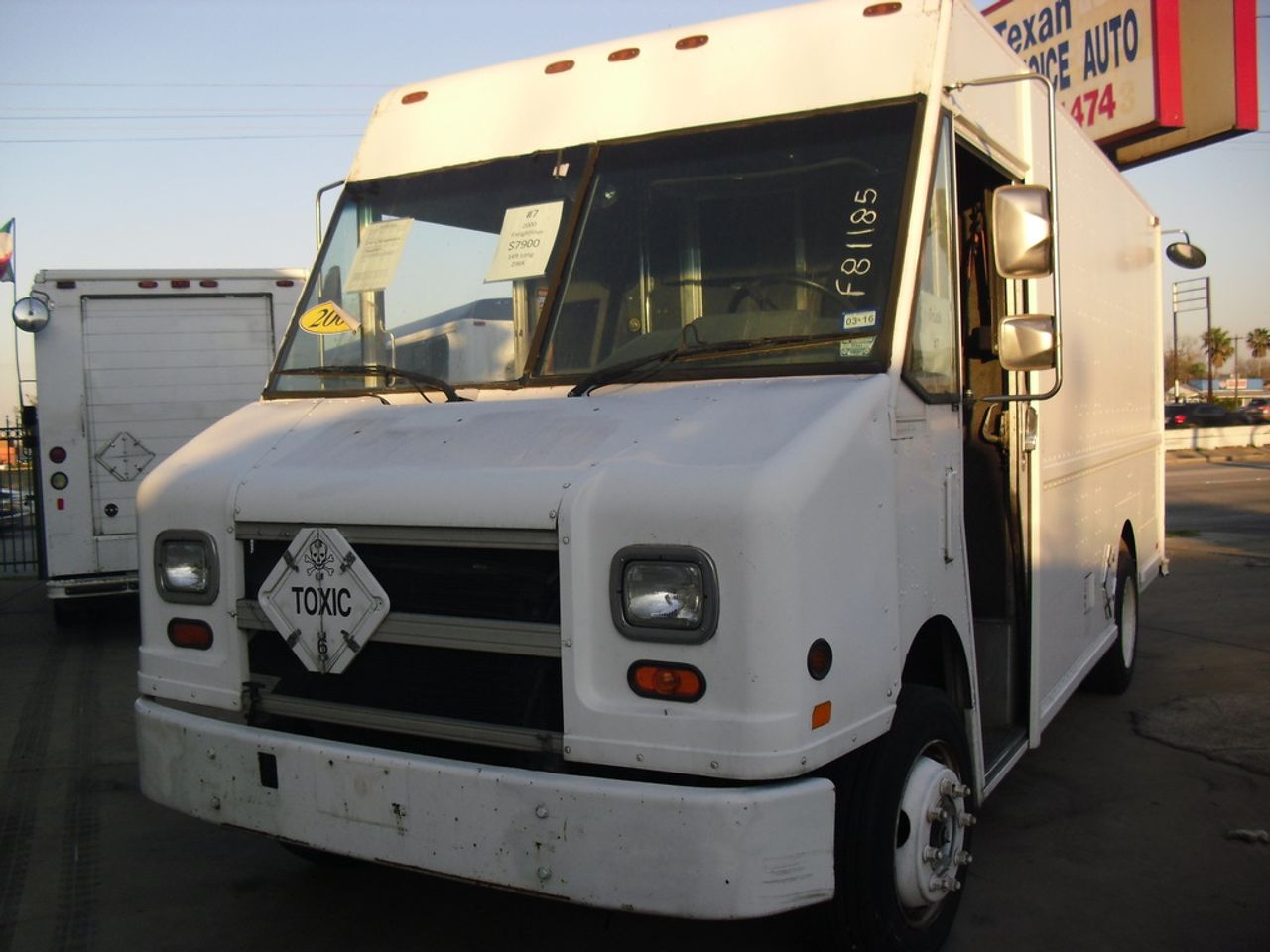 2000 Freightliner MT45 Chassis -