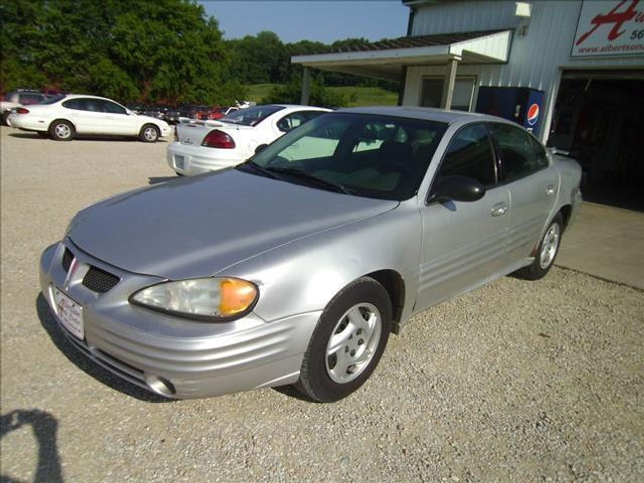 2002 Pontiac Grand Am SE1 sedan