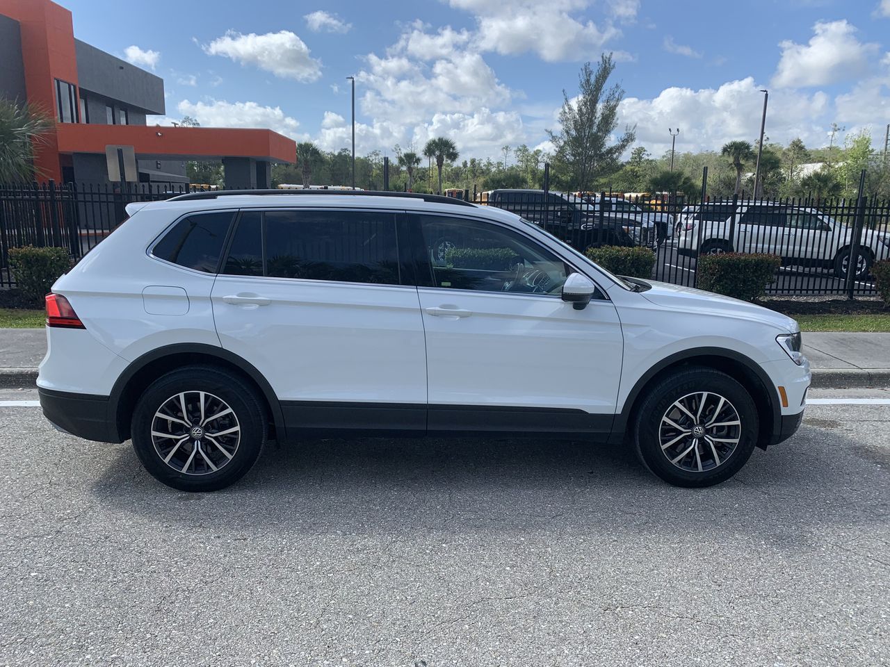 2019 Volkswagen Tiguan SE image 9