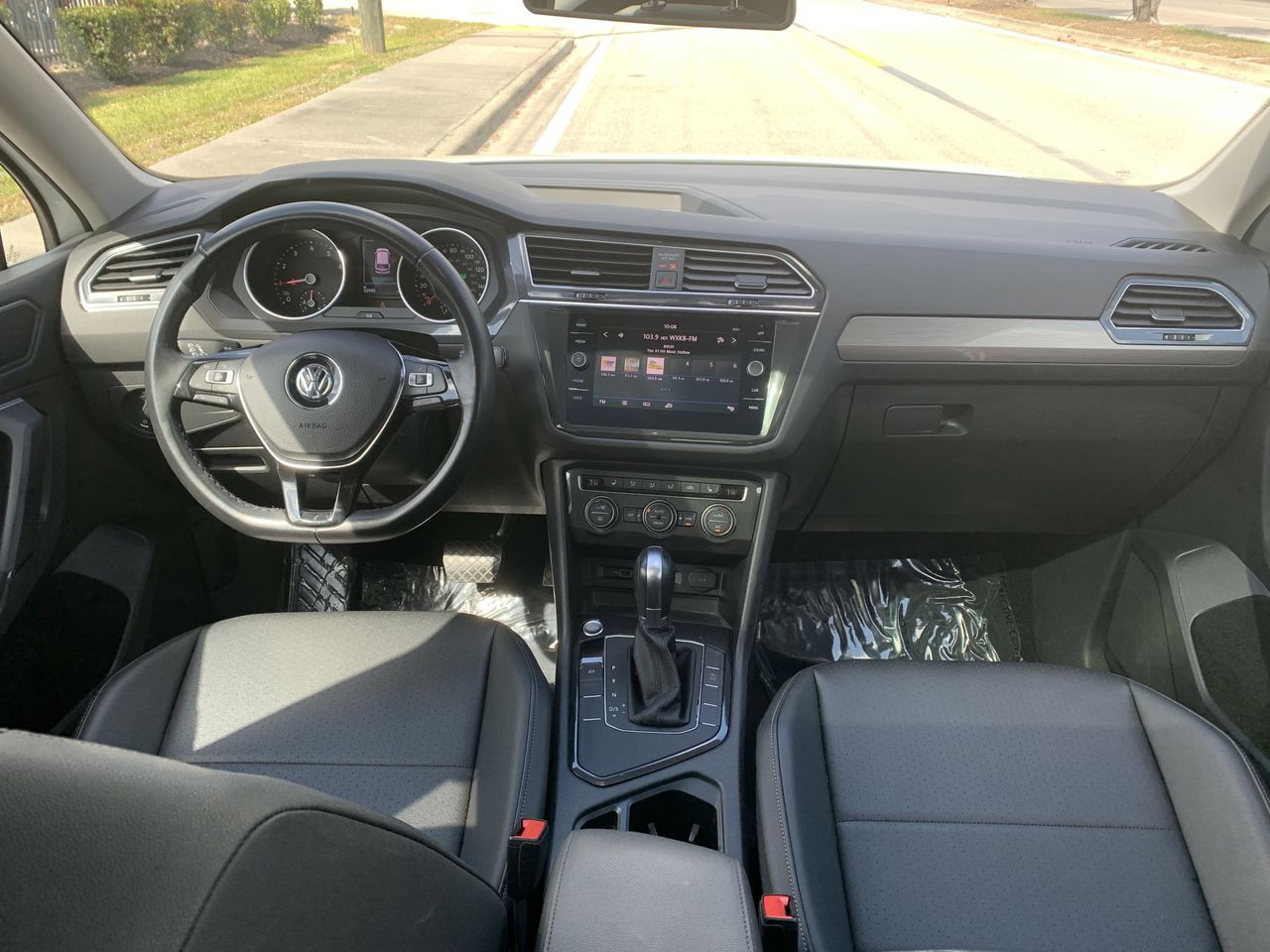 2019 Volkswagen Tiguan SE image 10