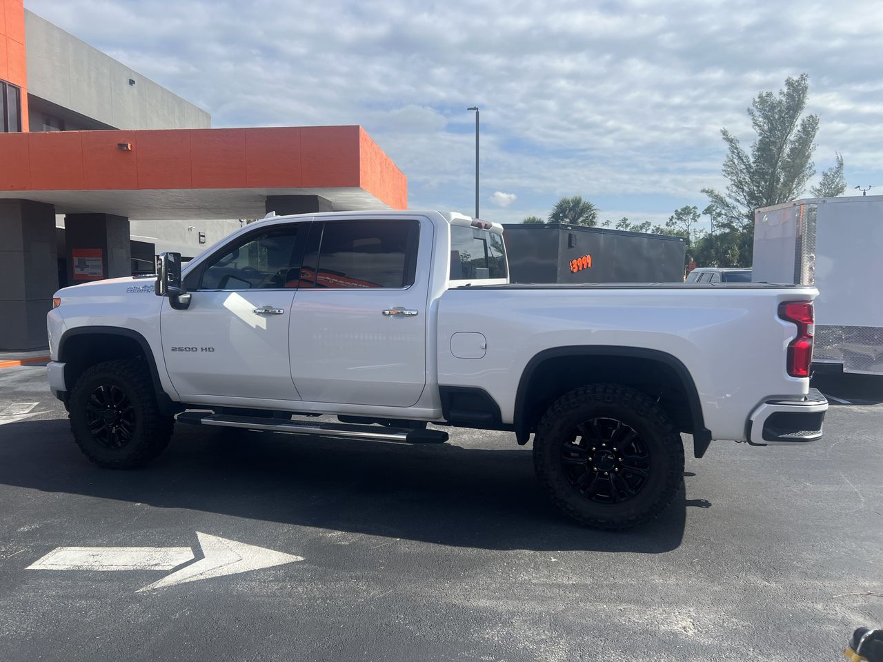 2022 Chevrolet Silverado 2500HD High Country Crew Cab 4WD image 9