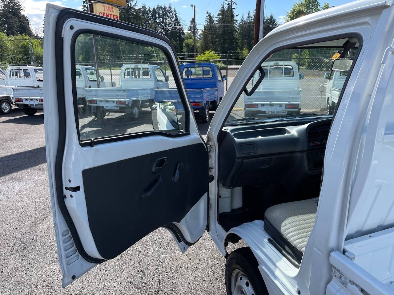 1996 Suzuki Carry 4WD, Axle Lock, 2Hi-4Hi, EL Gear, 5MT, AC
