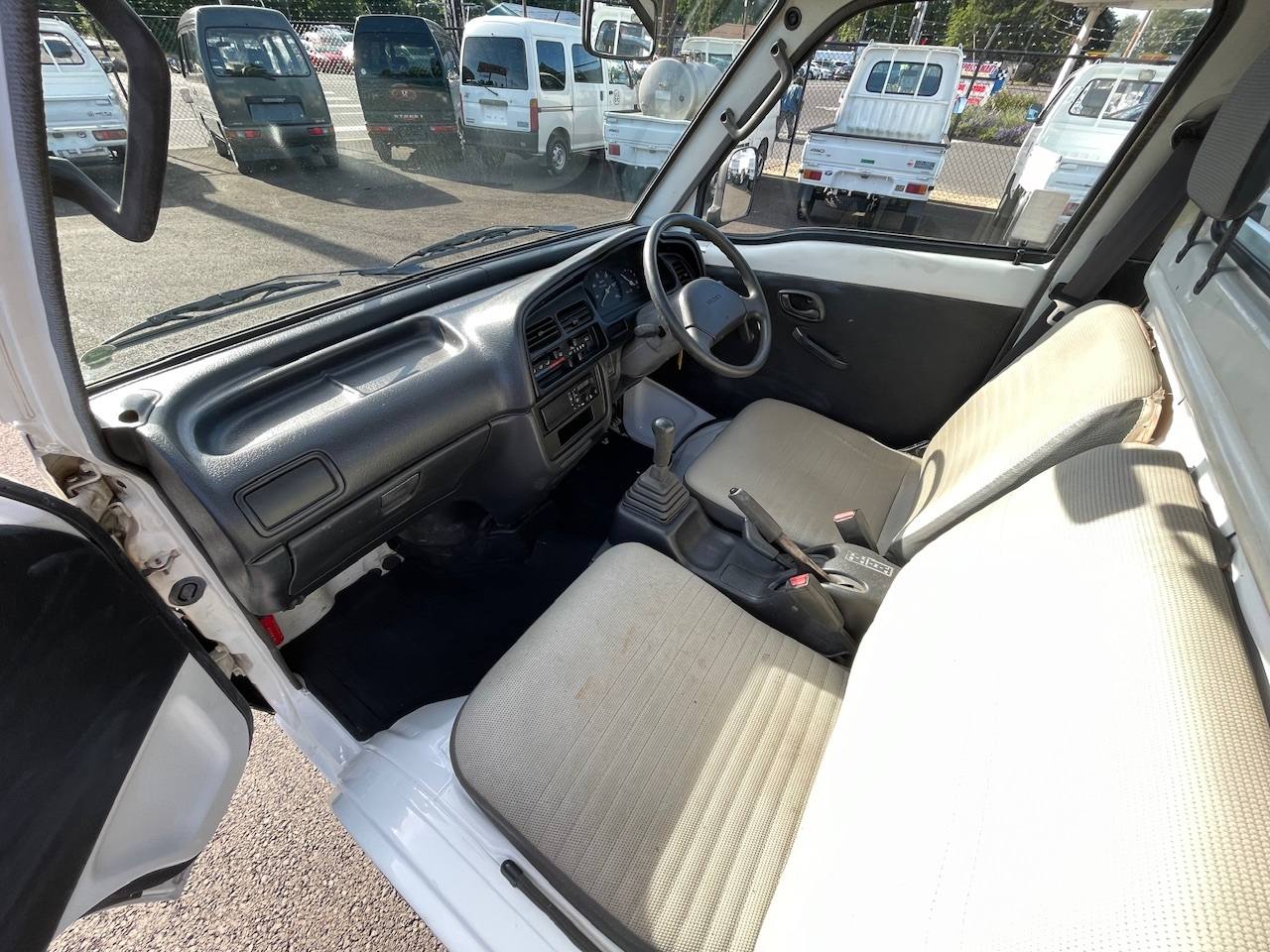 1997 Suzuki Carry 4WD, Axle Lock, 2Hi-4Hi-4Lo, 4MT, Like New!