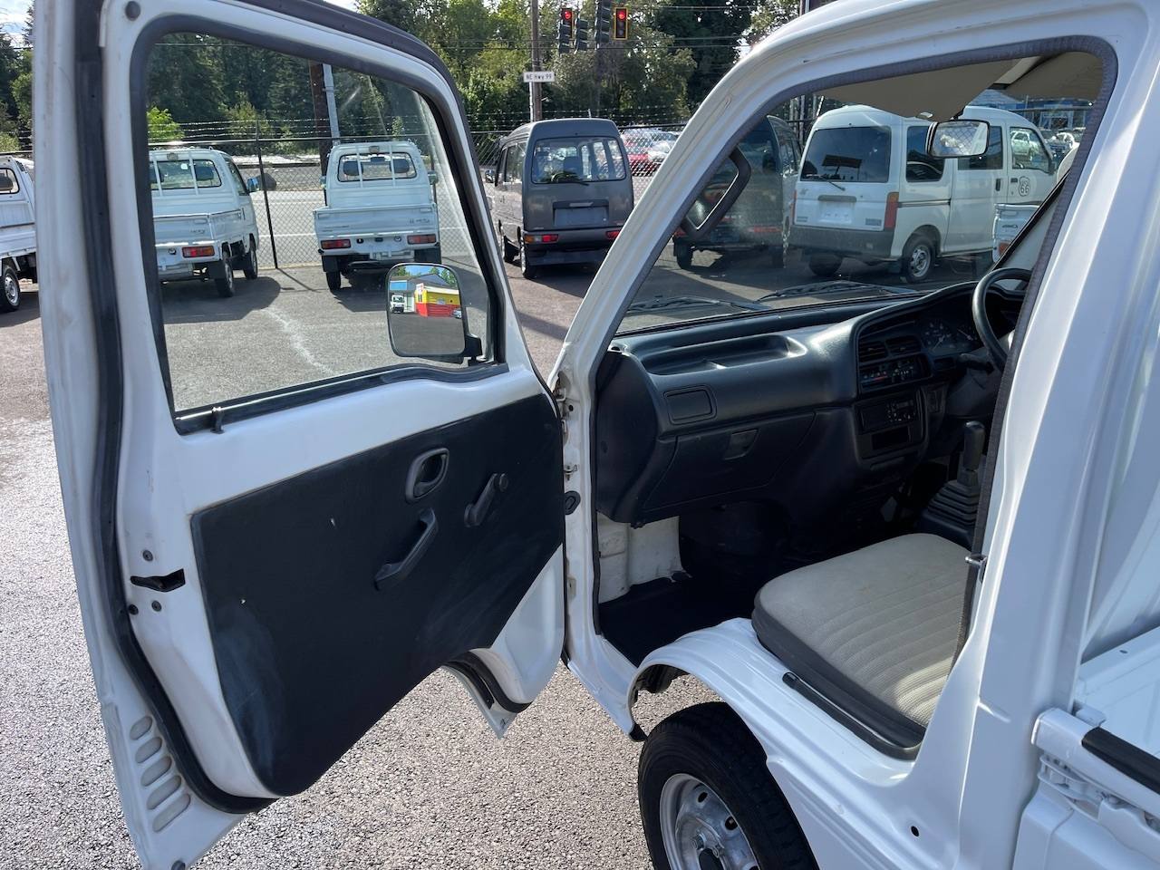 1997 Suzuki Carry 4WD, Axle Lock, 2Hi-4Hi-4Lo, 4MT, Like New!