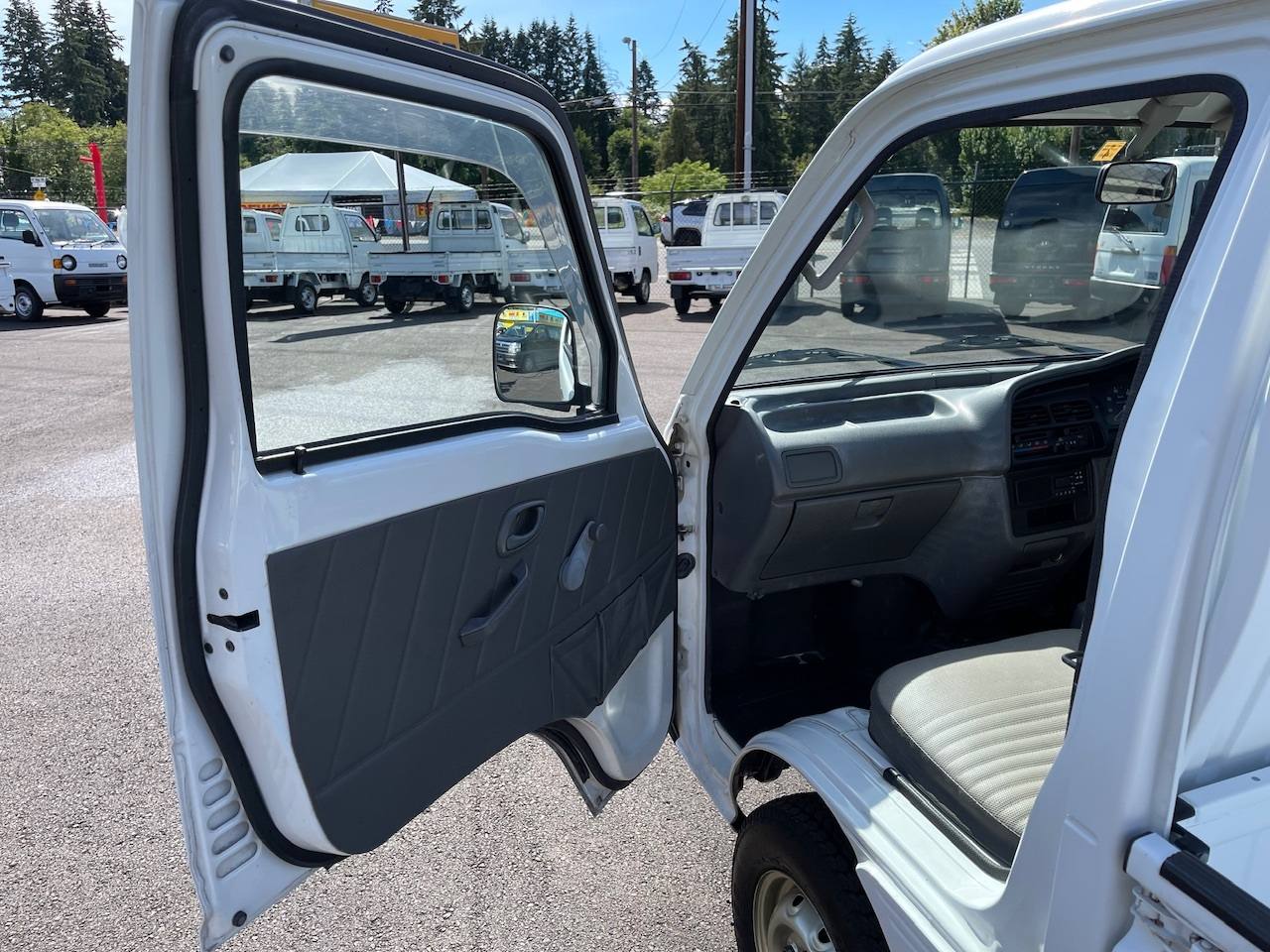 1998 Suzuki Carry 4WD, Axle Lock, 2Hi-4Hi, Extra Low Gear, 5MT, Clean