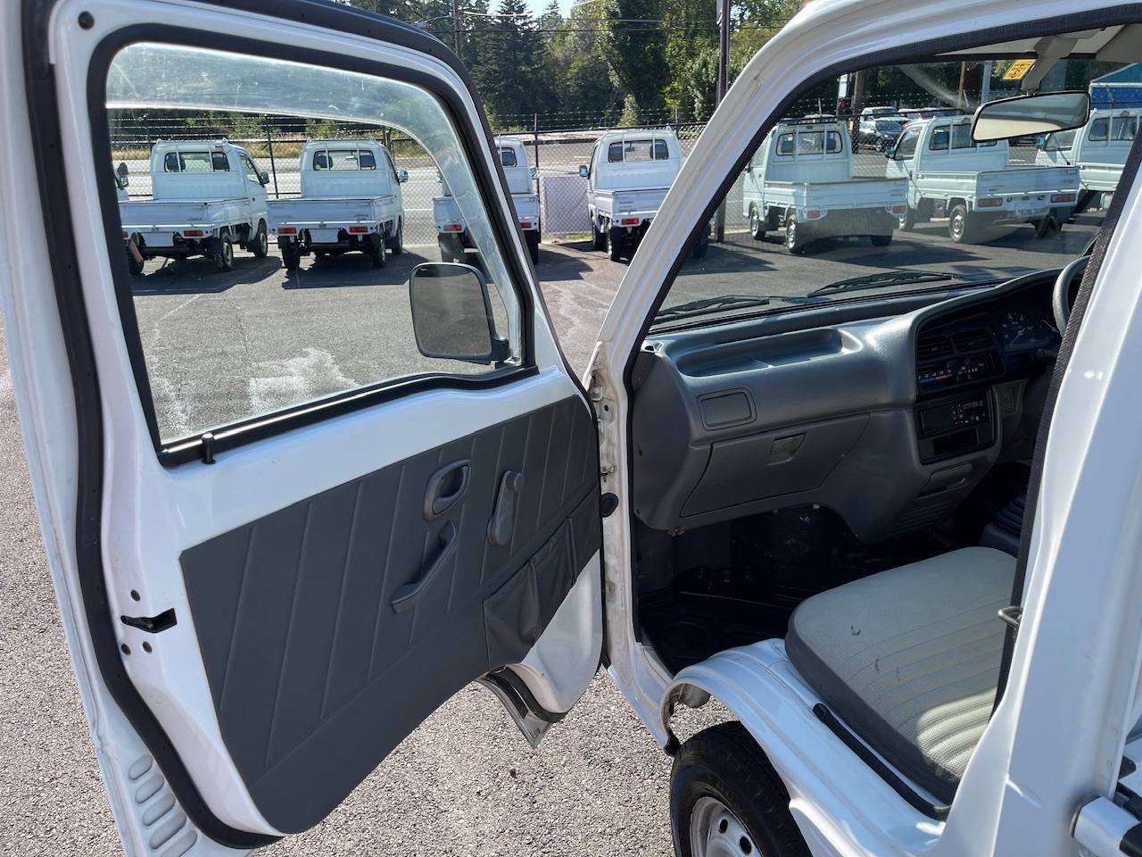 1998 Suzuki Carry 4WD, Axle Lock, 2Hi-4Hi, EL Gear, 5MT, Like New!