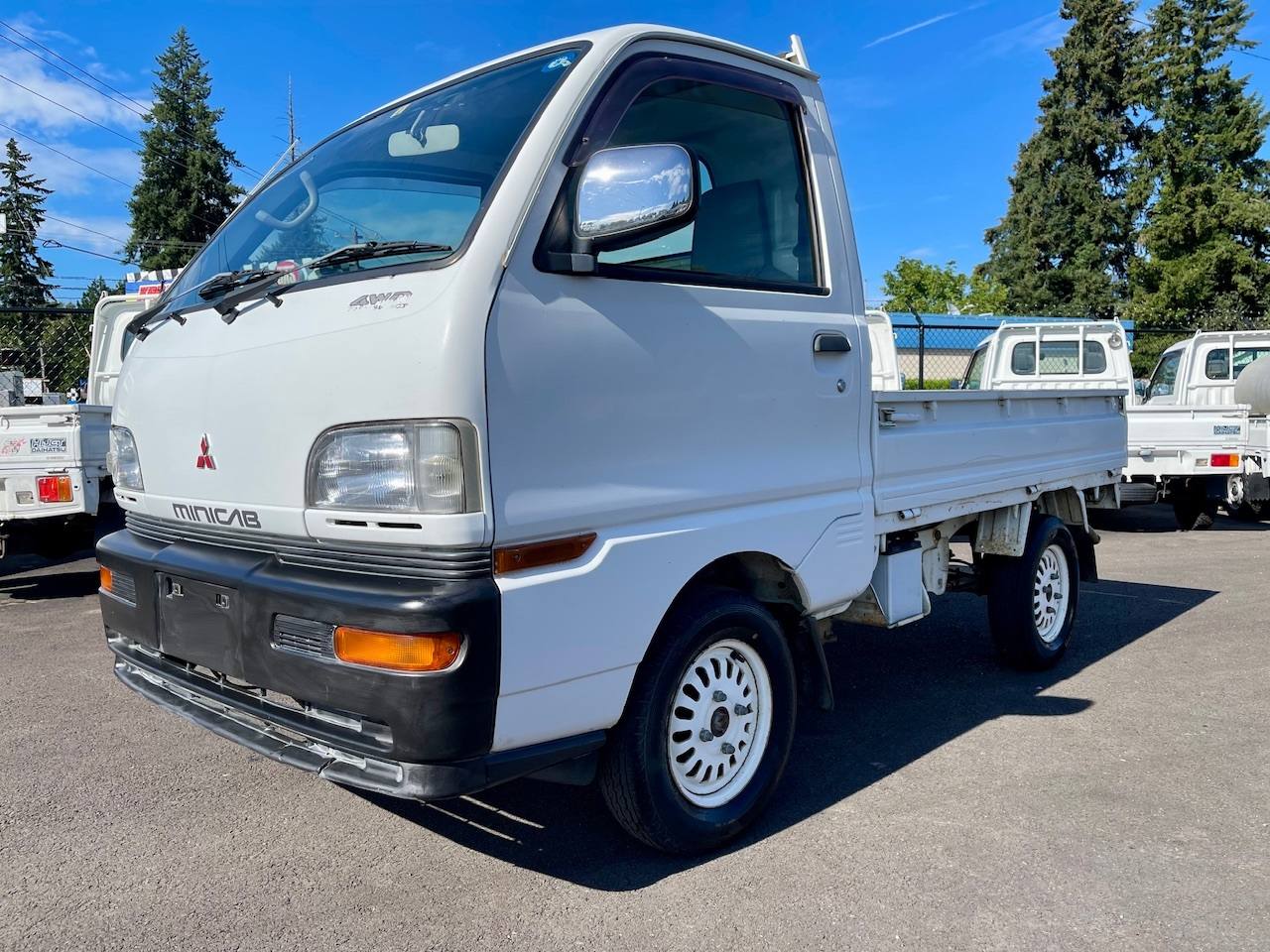 1997 Mitsubishi Minicab VX Special Edition 4WD, 2Hi-4Hi-4Lo, 5MT, PS