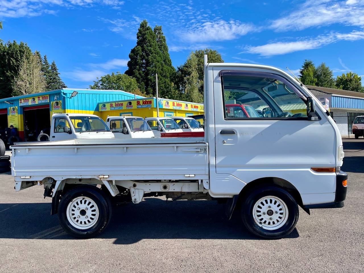 1997 Mitsubishi Minicab VX Special Edition 4WD, 2Hi-4Hi-4Lo, 5MT, PS