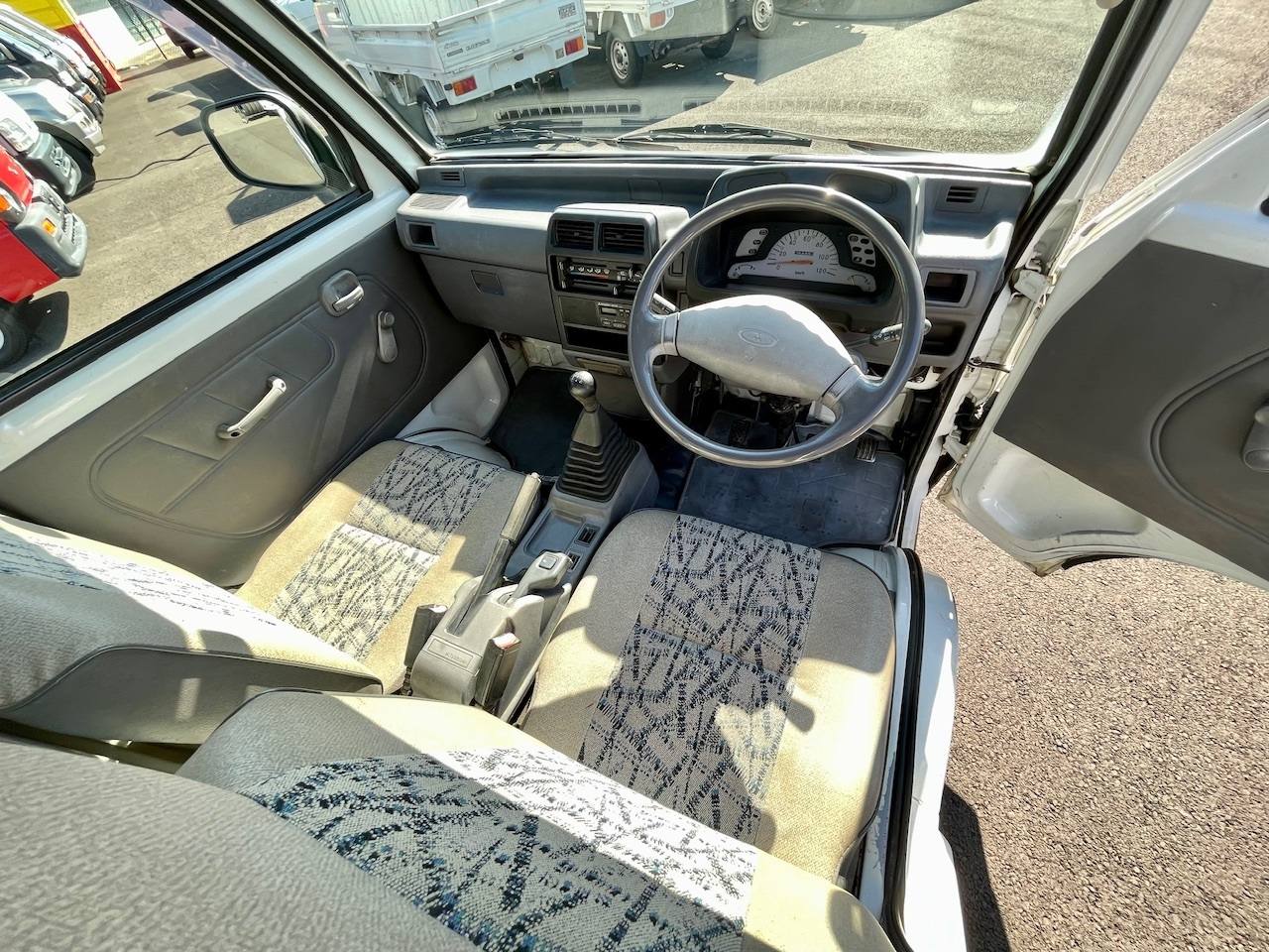 1997 Mitsubishi Minicab VX Special Edition 4WD, 2Hi-4Hi-4Lo, 5MT, PS