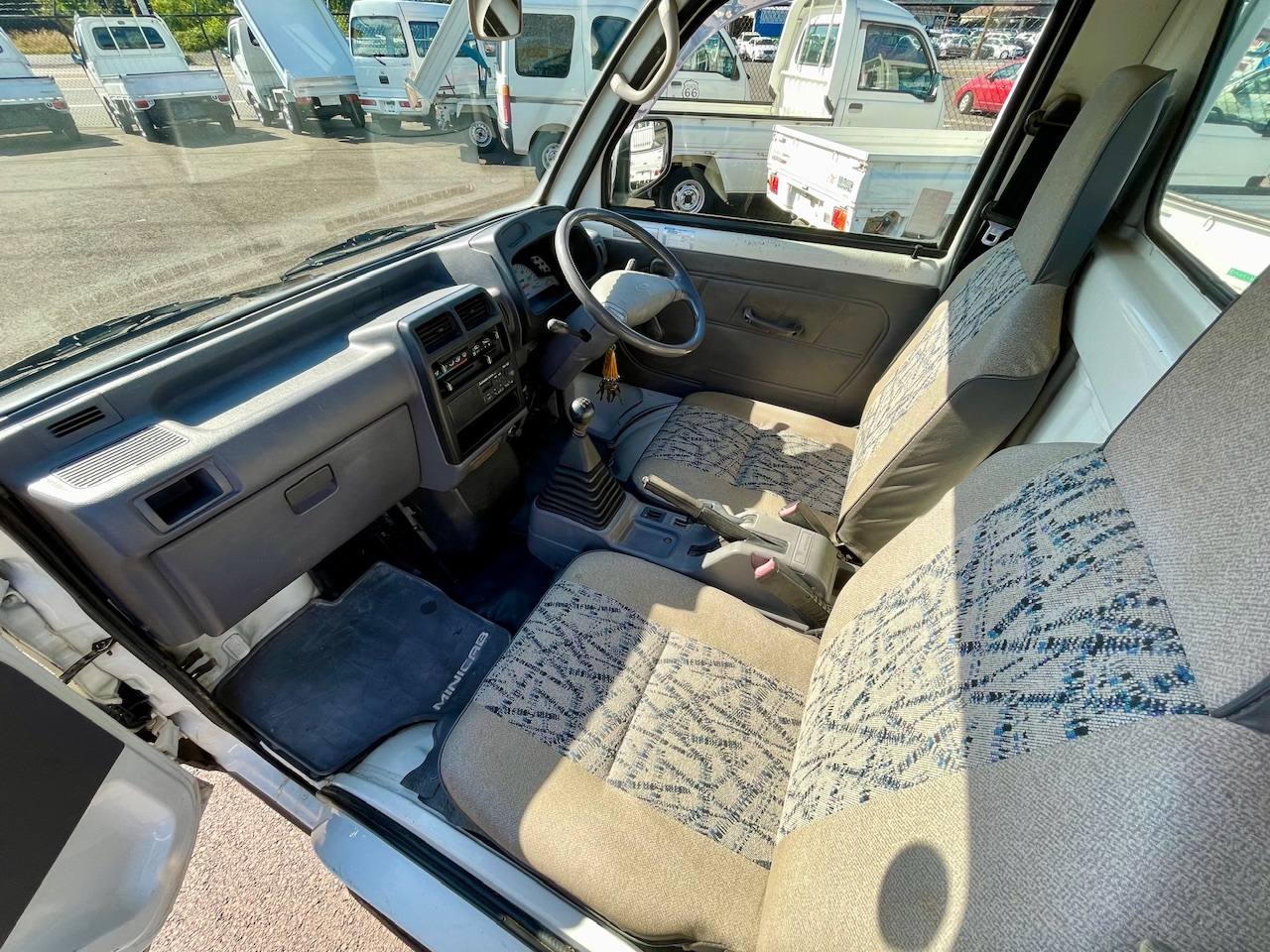 1997 Mitsubishi Minicab VX Special Edition 4WD, 2Hi-4Hi-4Lo, 5MT, PS