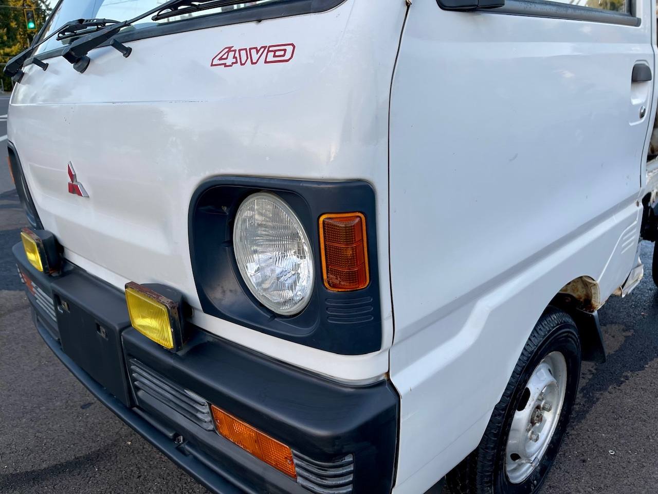 1991 Mitsubishi Minicab SD Dump 4WD, 2Hi-4Hi-4Lo, 4MT, AC, LSD