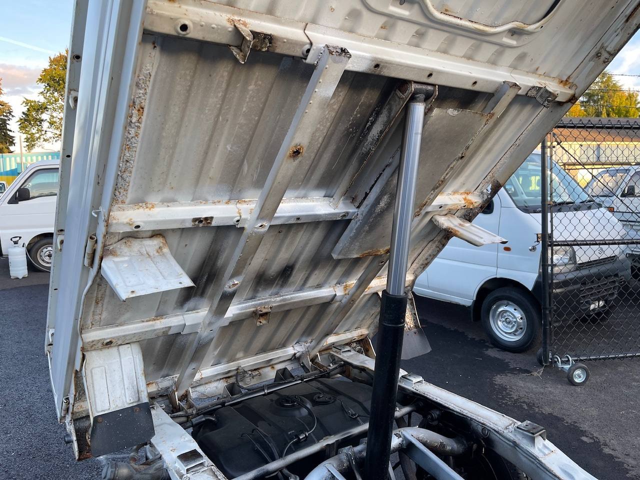 1991 Mitsubishi Minicab SD Dump 4WD, 2Hi-4Hi-4Lo, 4MT, AC, LSD