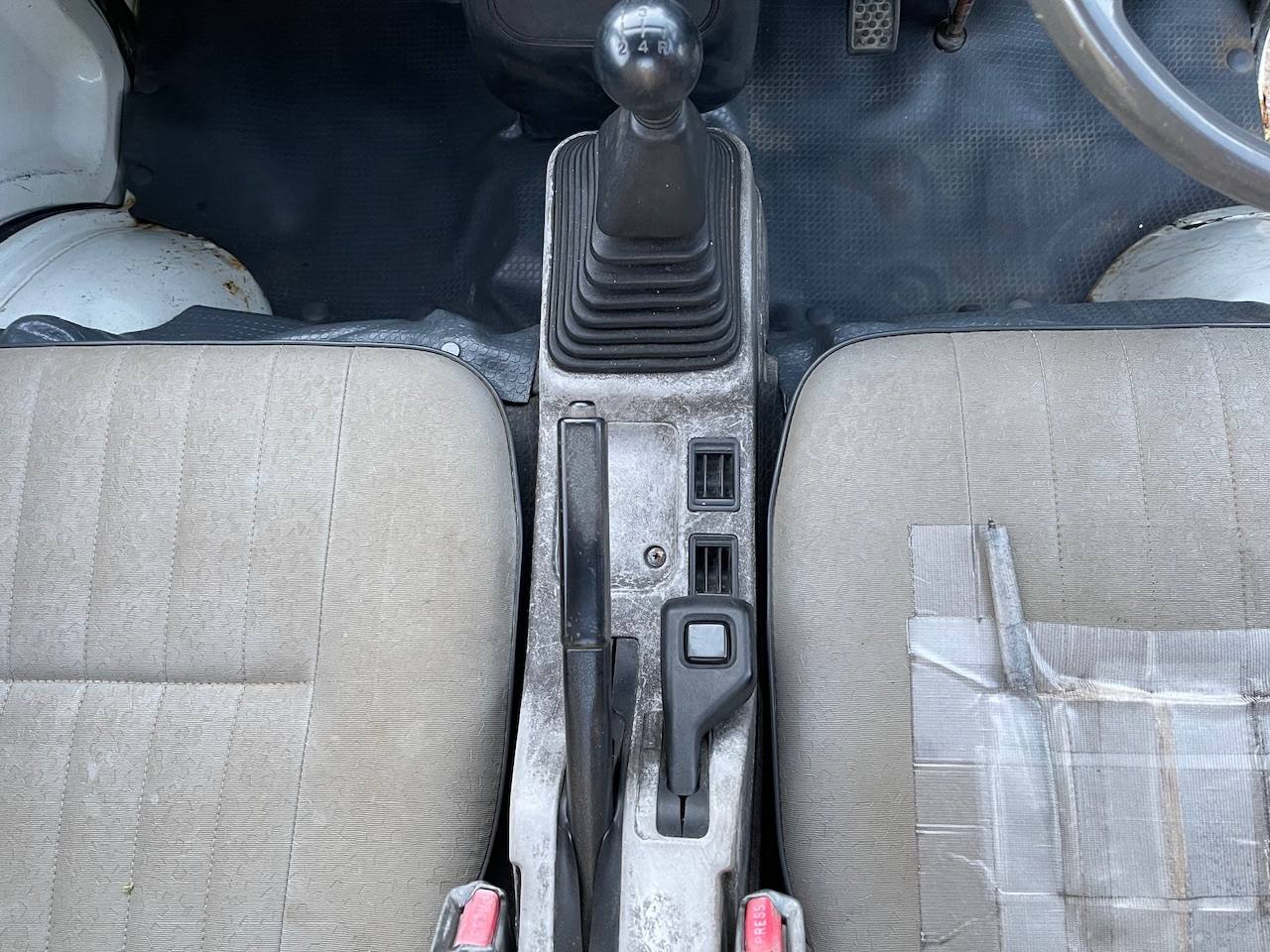 1991 Mitsubishi Minicab SD Dump 4WD, 2Hi-4Hi-4Lo, 4MT, AC, LSD