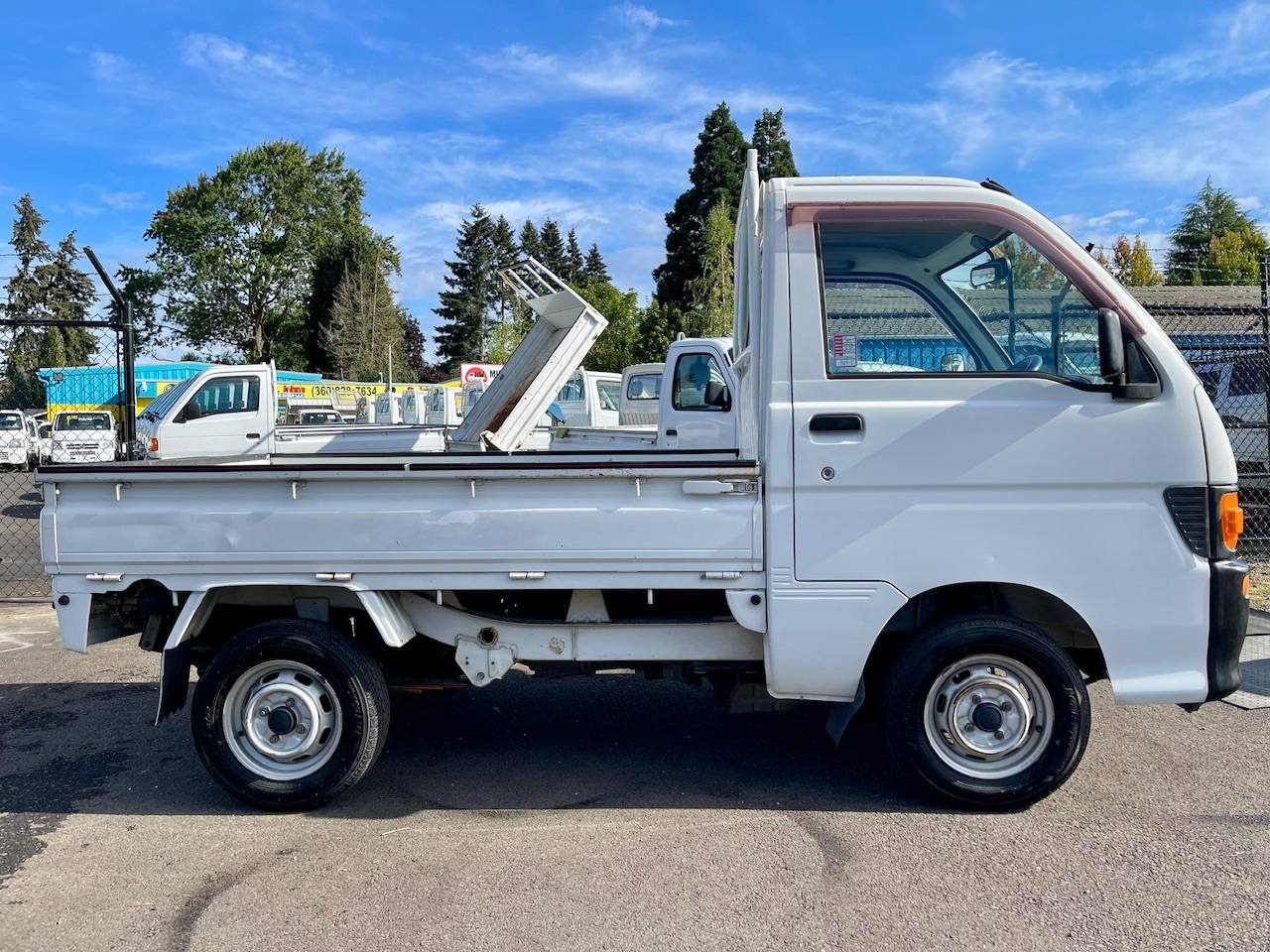 1997 Daihatsu Hi-Jet 4WD, 2Hi-4Hi-4Lo, 5MT, AC