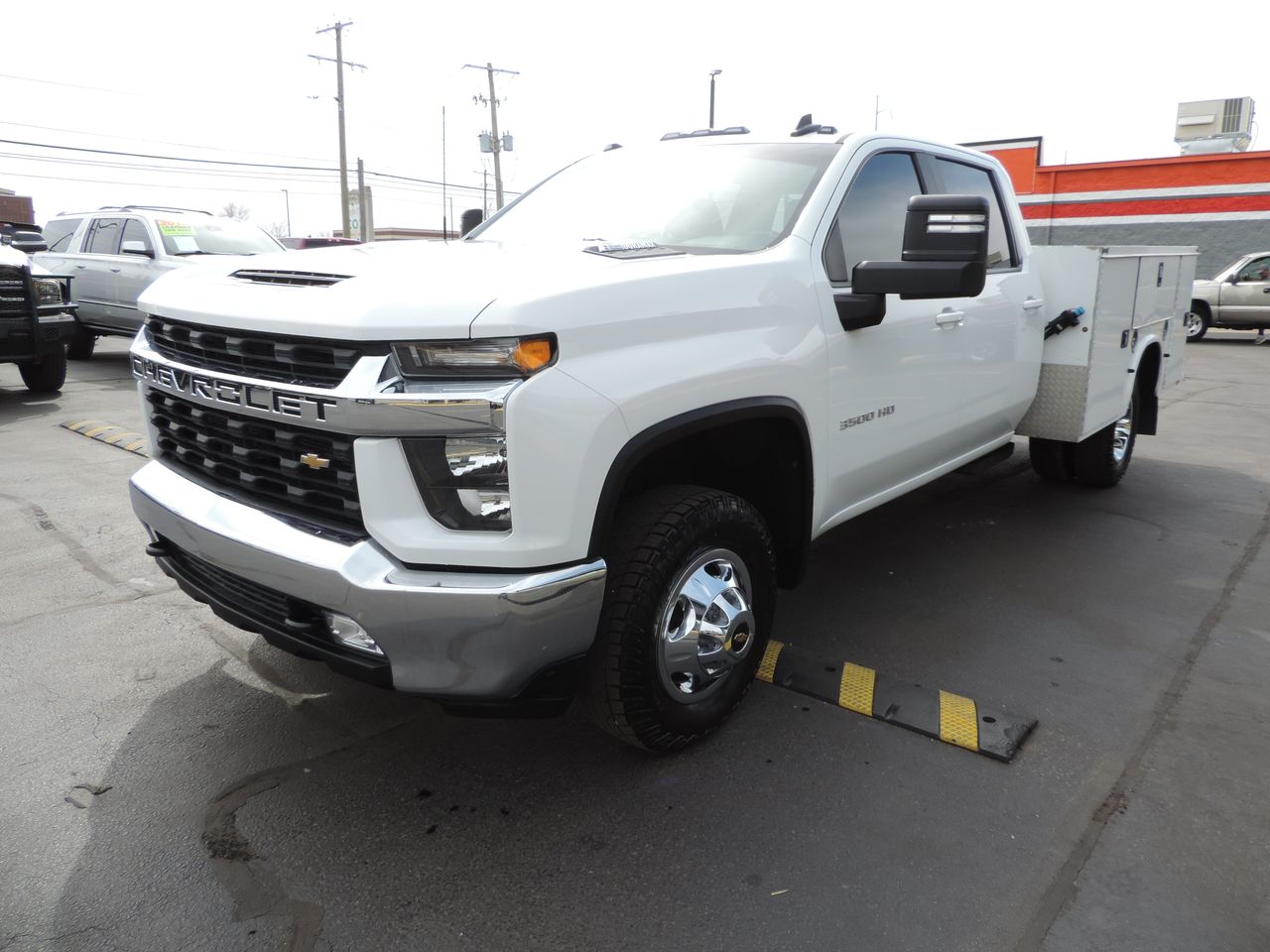 2022 Chevrolet Silverado 3500HD Crew Cab LT Utility Bed DRW 4WD